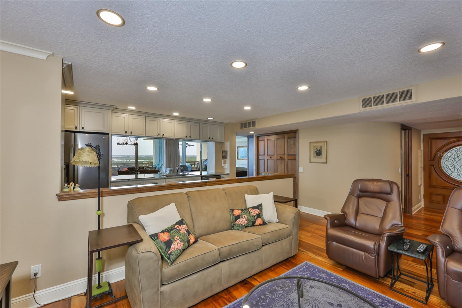 Image 9 of 69 For 5701 Mariner Street 701