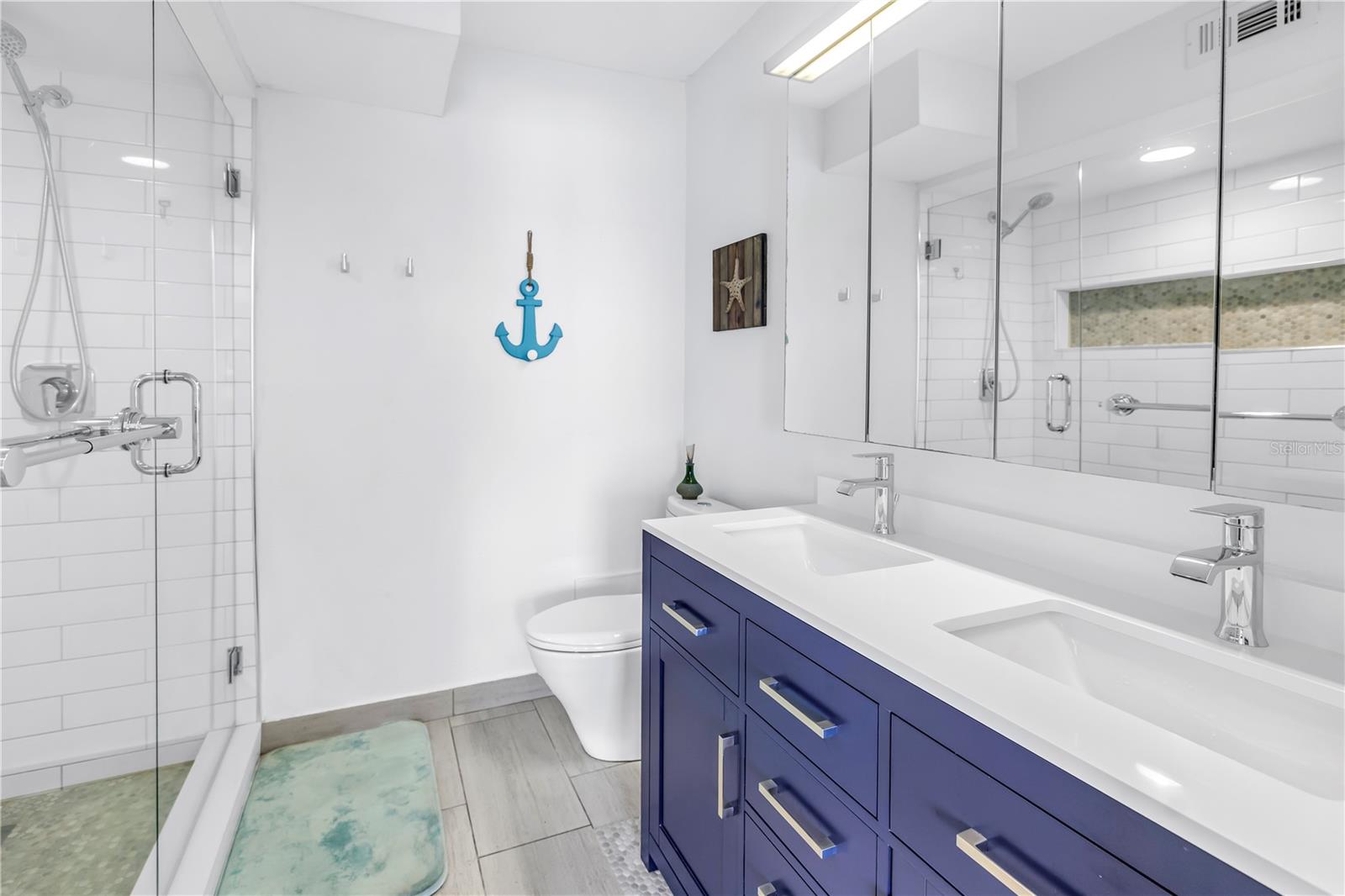 Image 18 of 35 For 1120 Shore Drive Ne 804