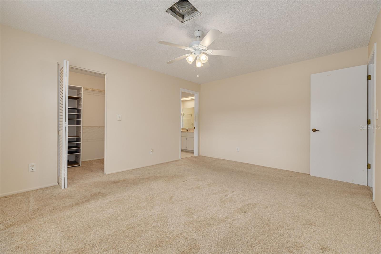 Image 14 of 35 For 3569 Oak Lake Drive