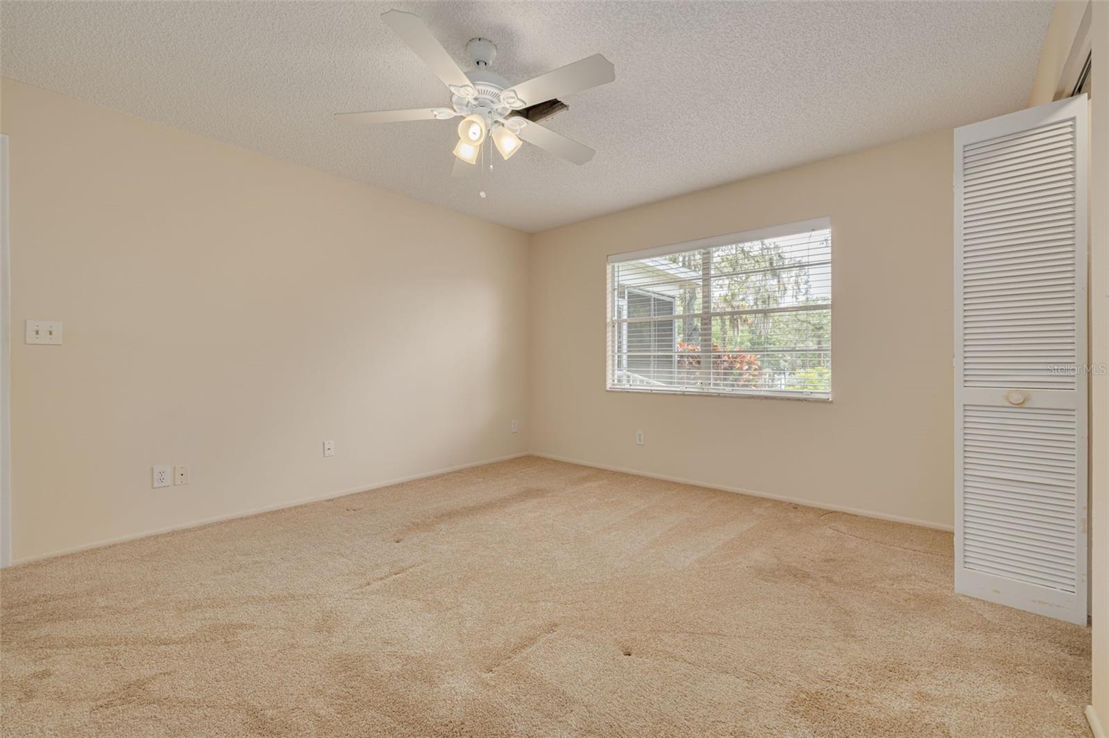 Image 16 of 35 For 3569 Oak Lake Drive