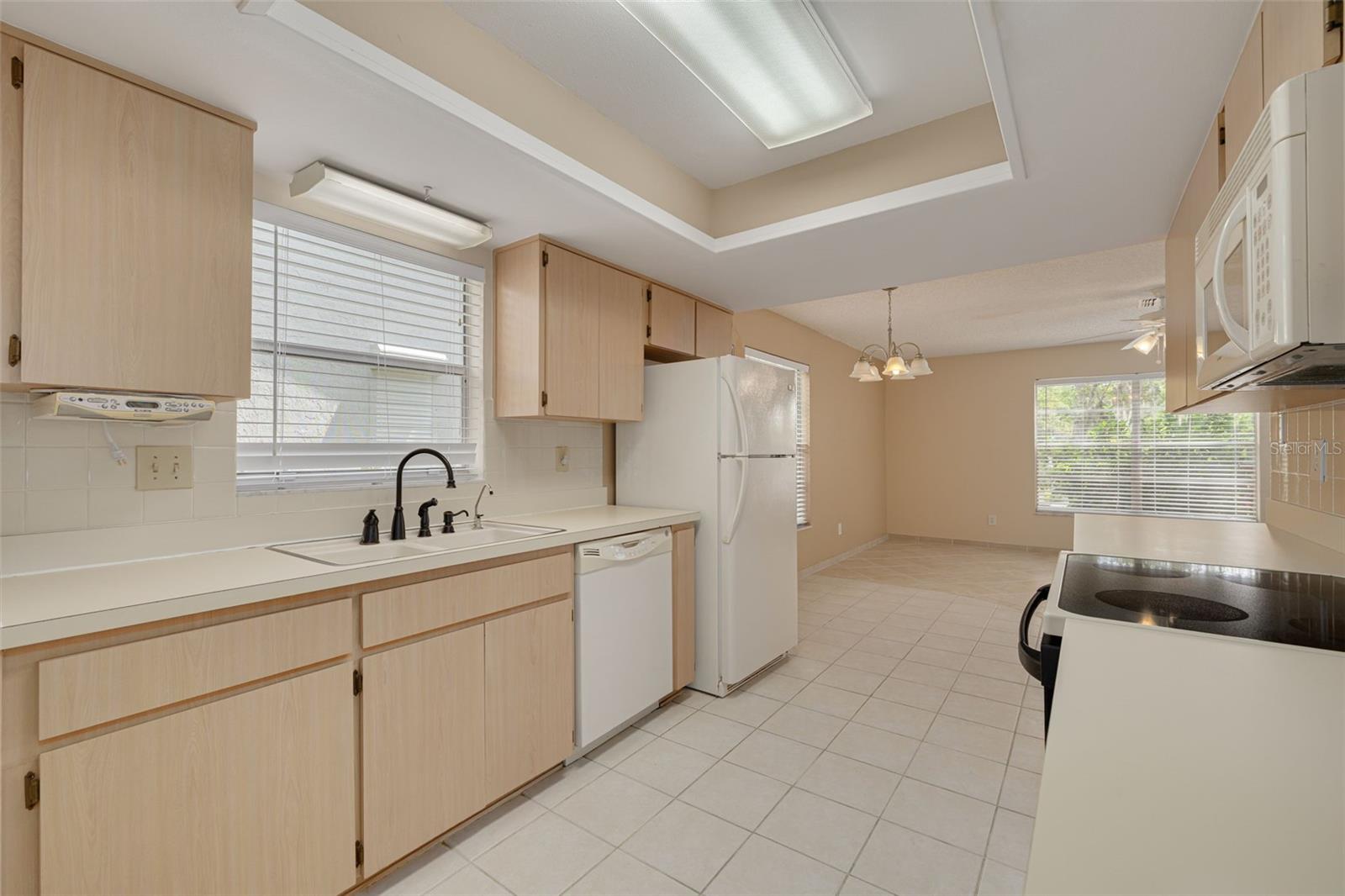 Image 17 of 35 For 3569 Oak Lake Drive