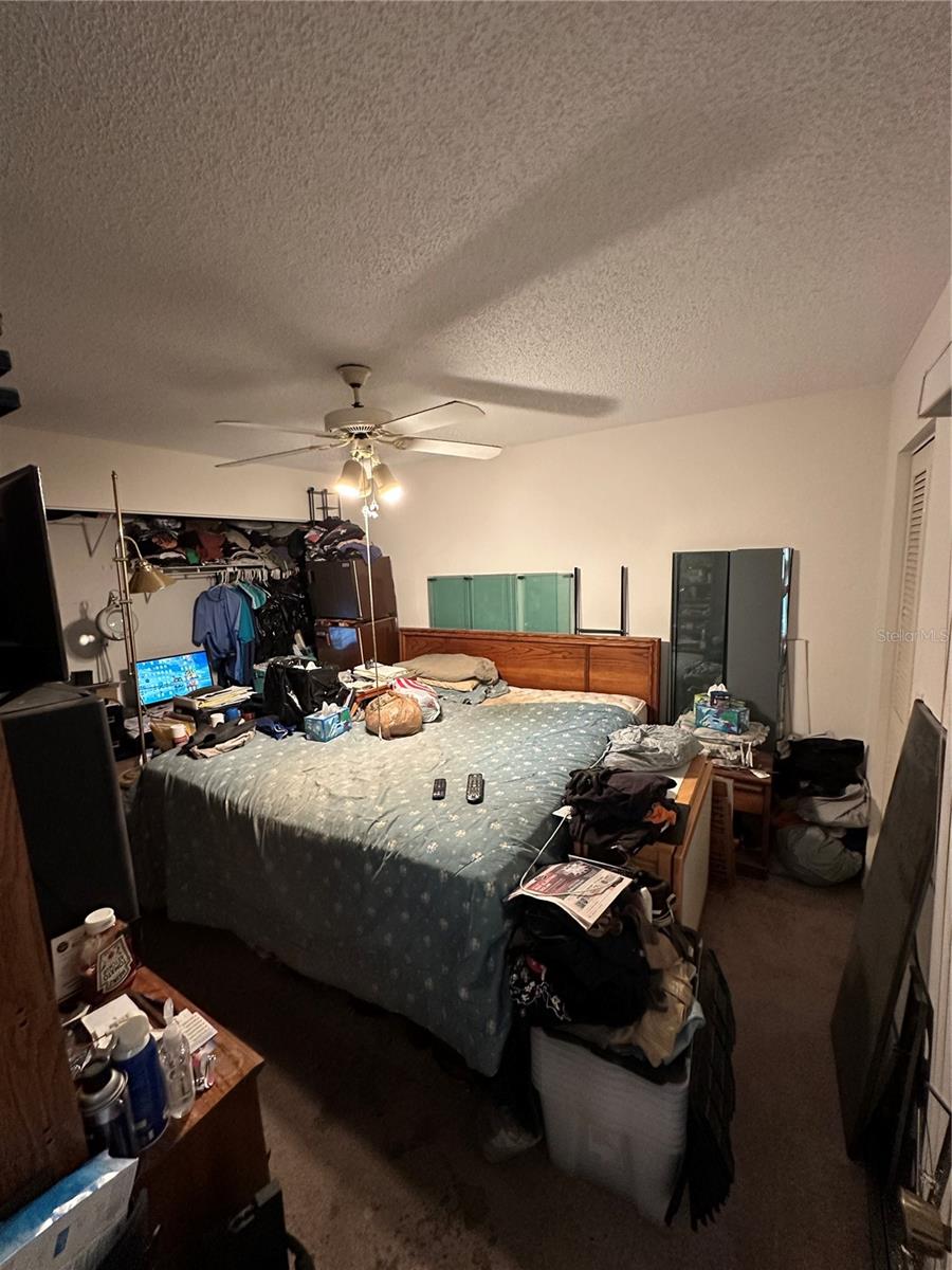 Listing photo id 10 for 135 Pinewinds Boulevard