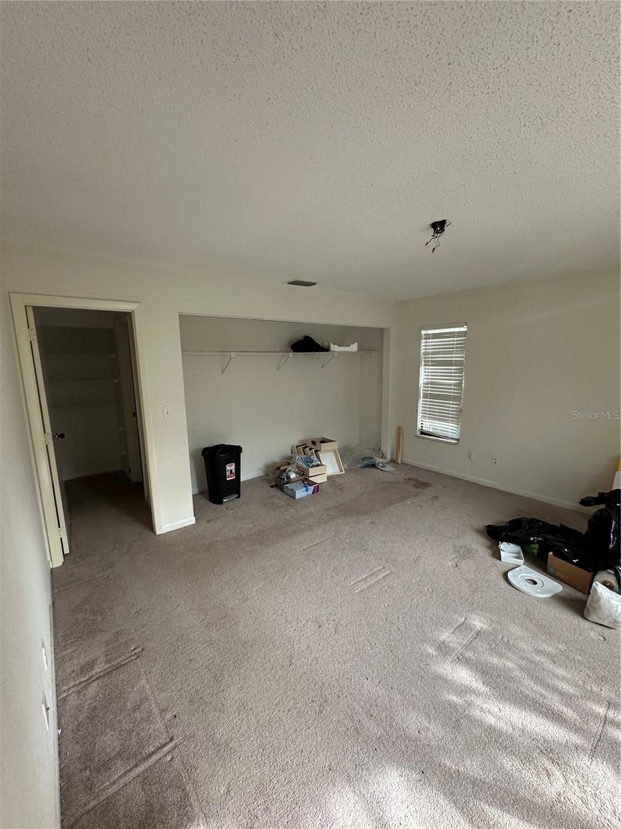 Listing photo id 21 for 135 Pinewinds Boulevard