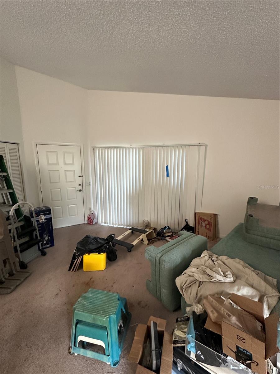 Listing photo id 1 for 135 Pinewinds Boulevard