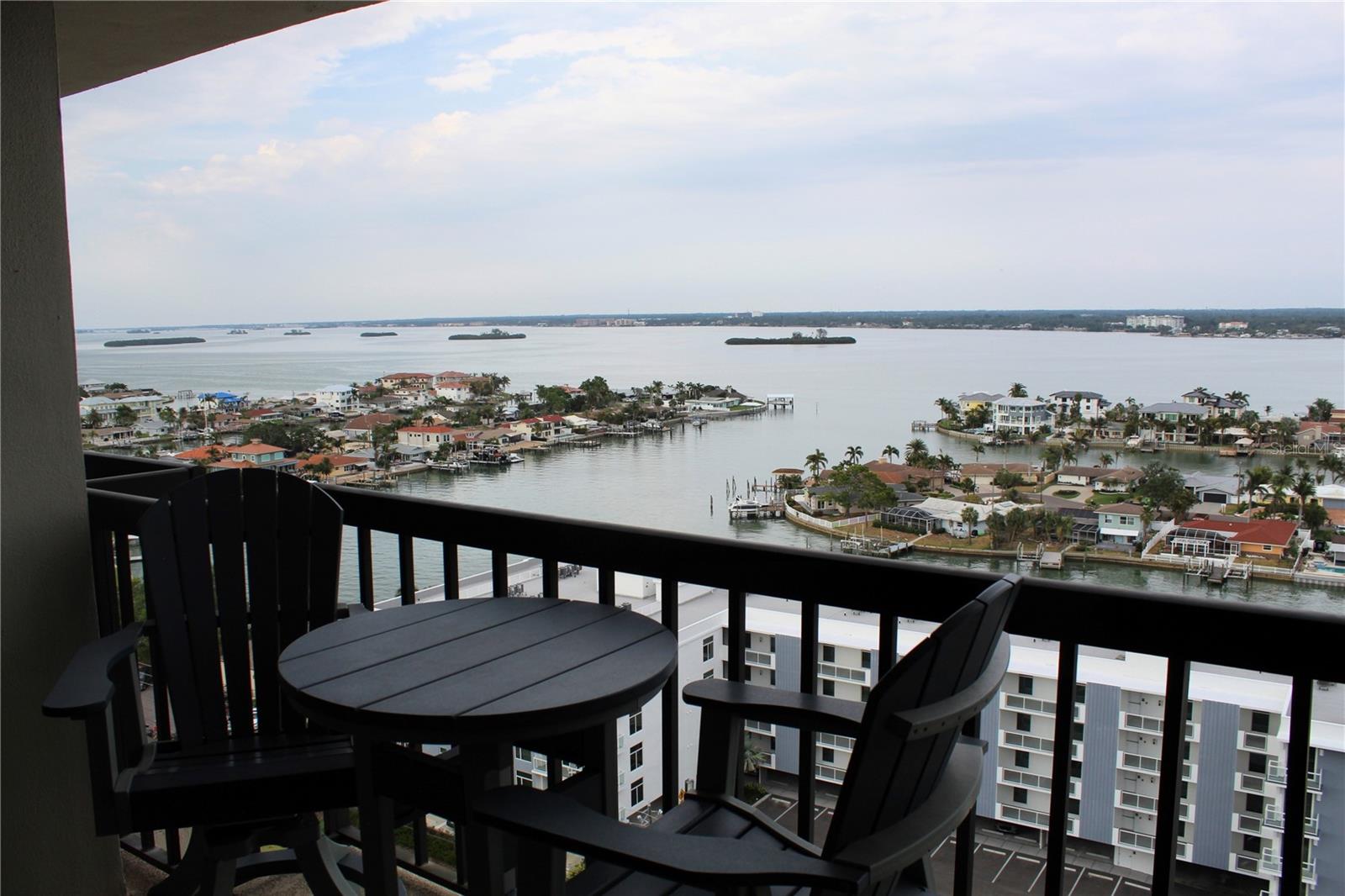 Image 13 of 44 For 400 Island Way 1709