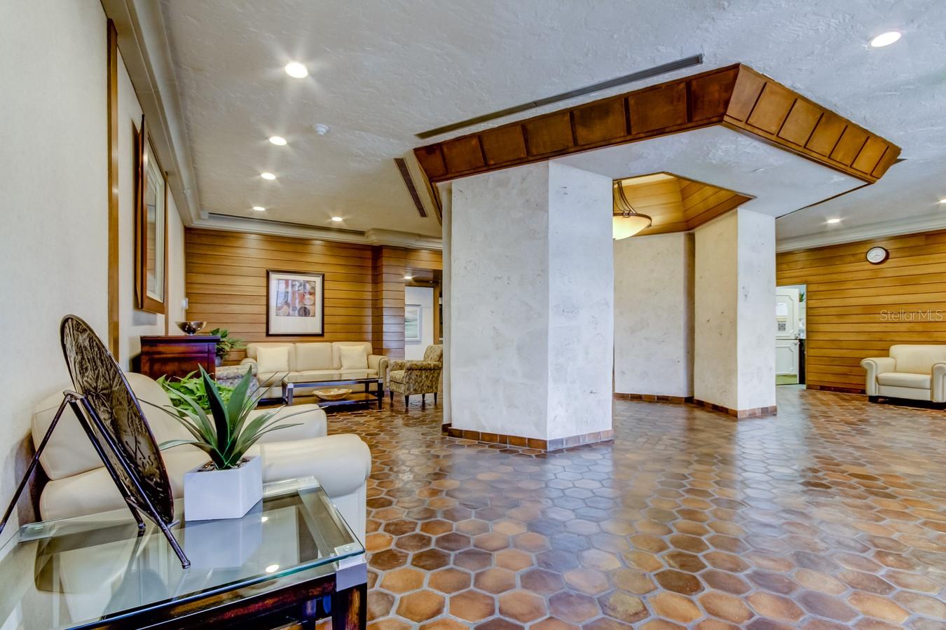 Image 20 of 44 For 400 Island Way 1709