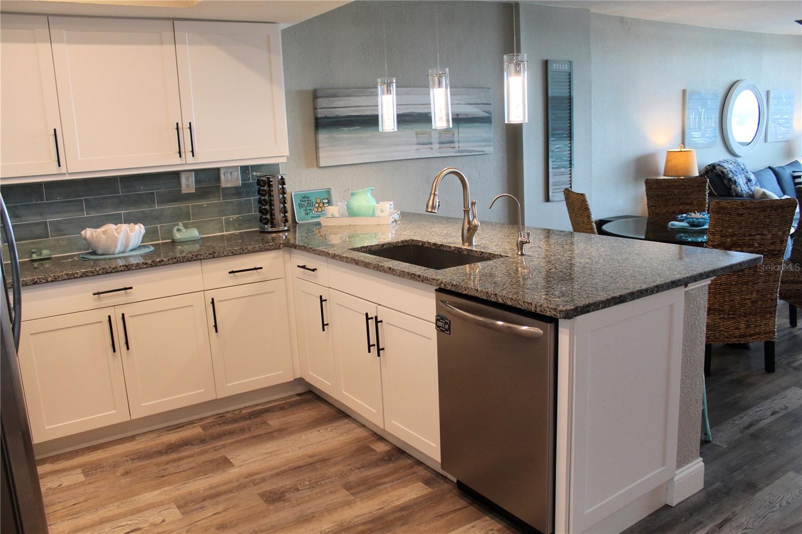 Image 9 of 44 For 400 Island Way 1709