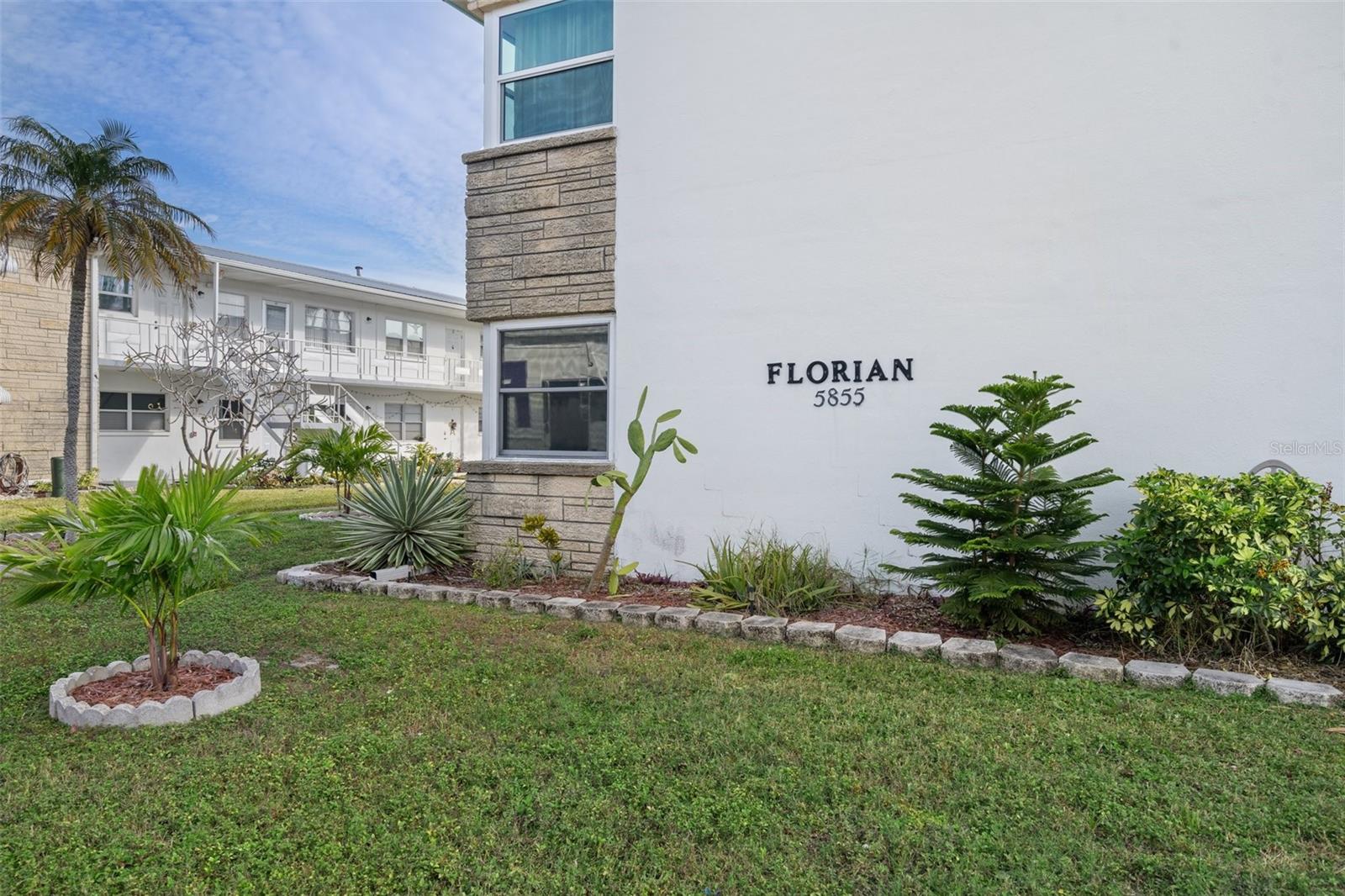 Details for 5855 18th Street N 14, ST PETERSBURG, FL 33714