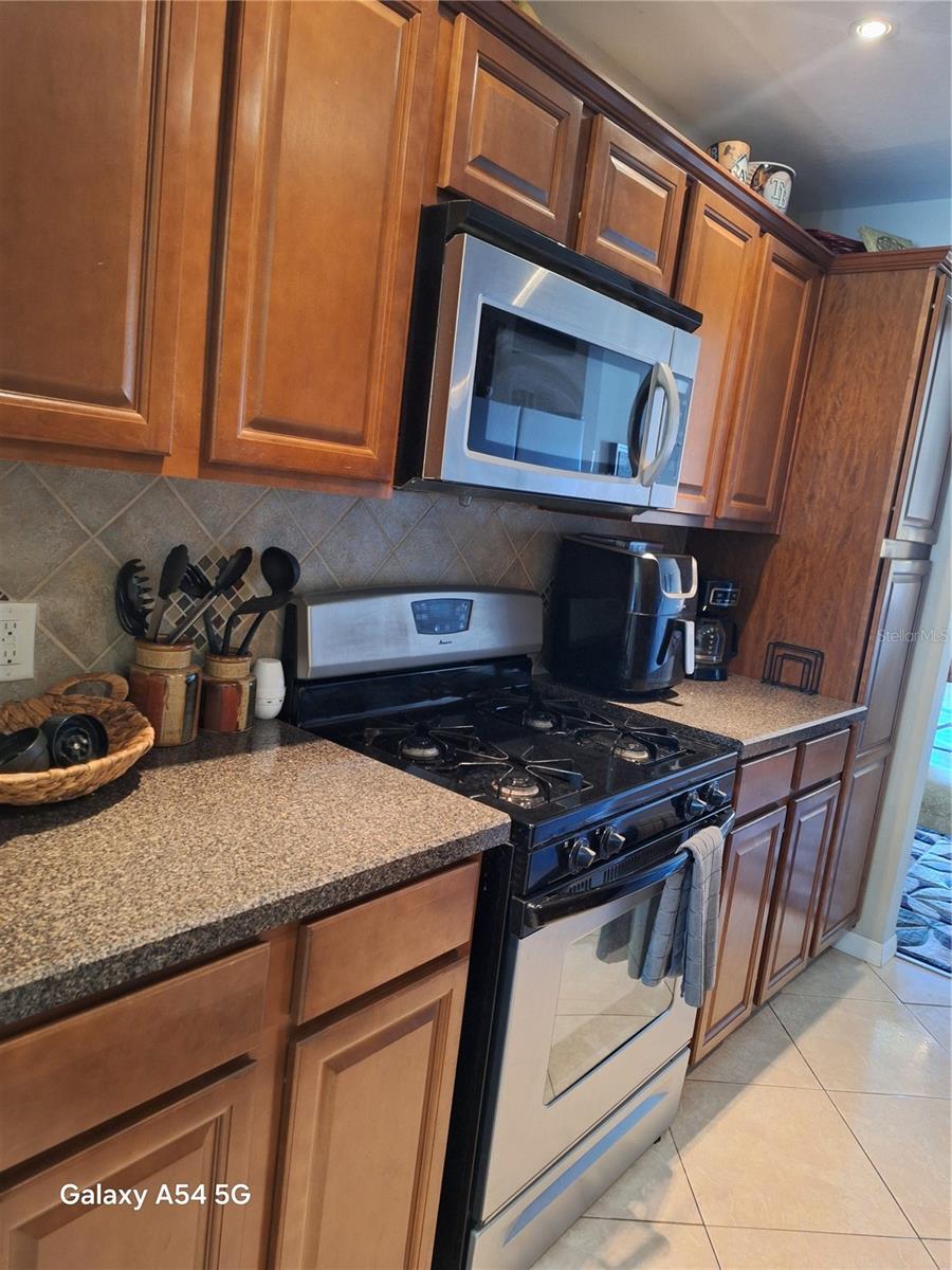 Image 11 of 28 For 5855 18th Street N 14