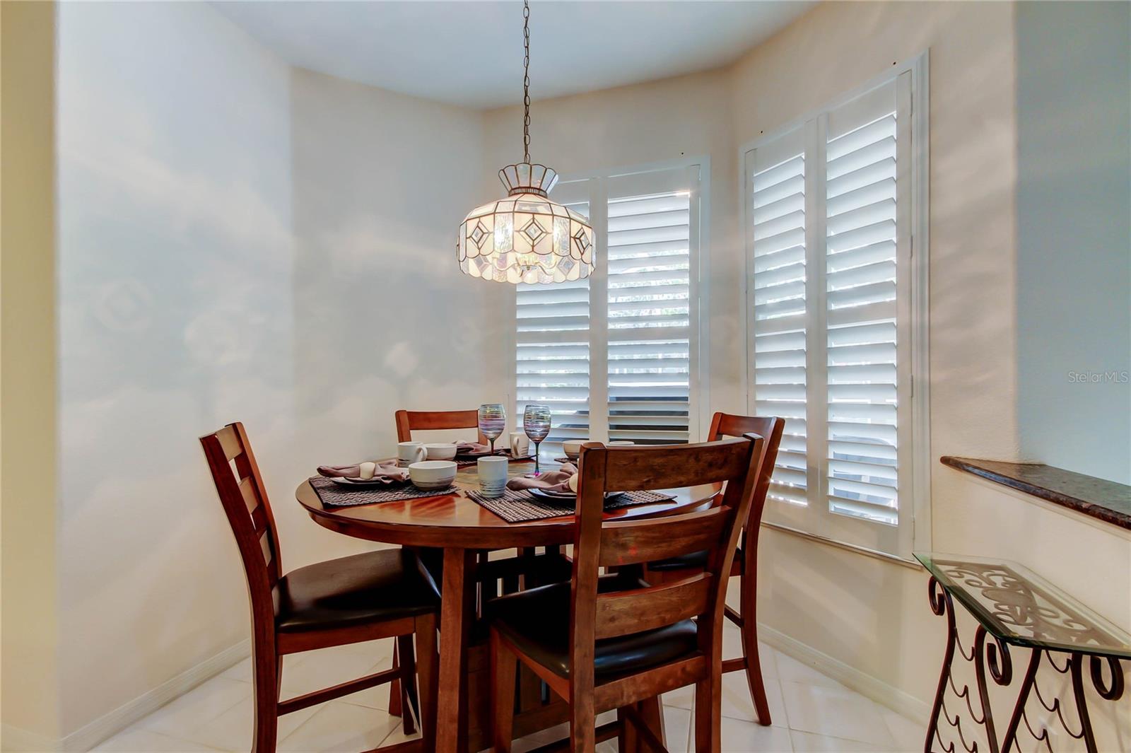 Image 20 of 61 For 2220 Elizabeth Way