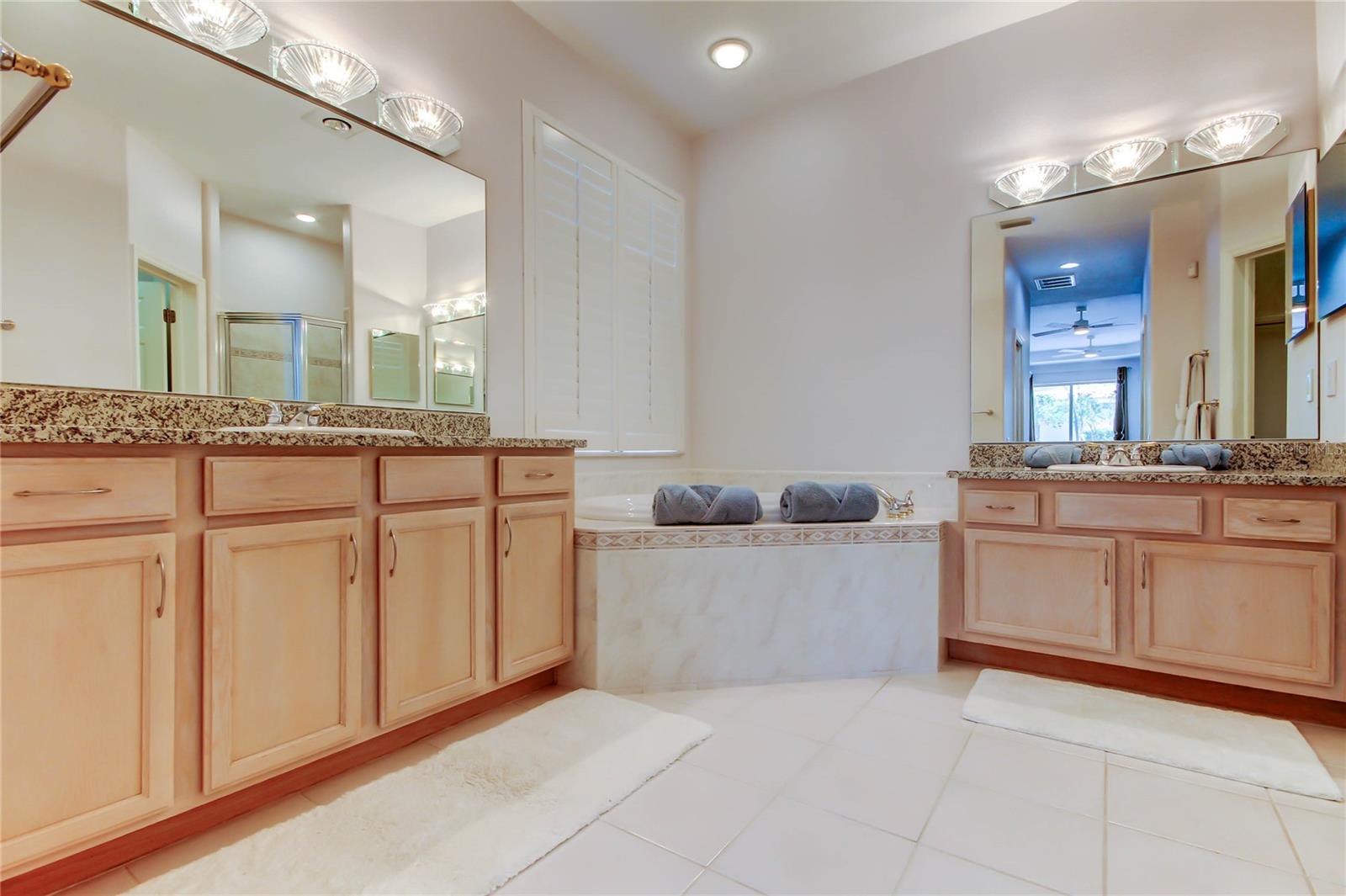 Image 29 of 61 For 2220 Elizabeth Way