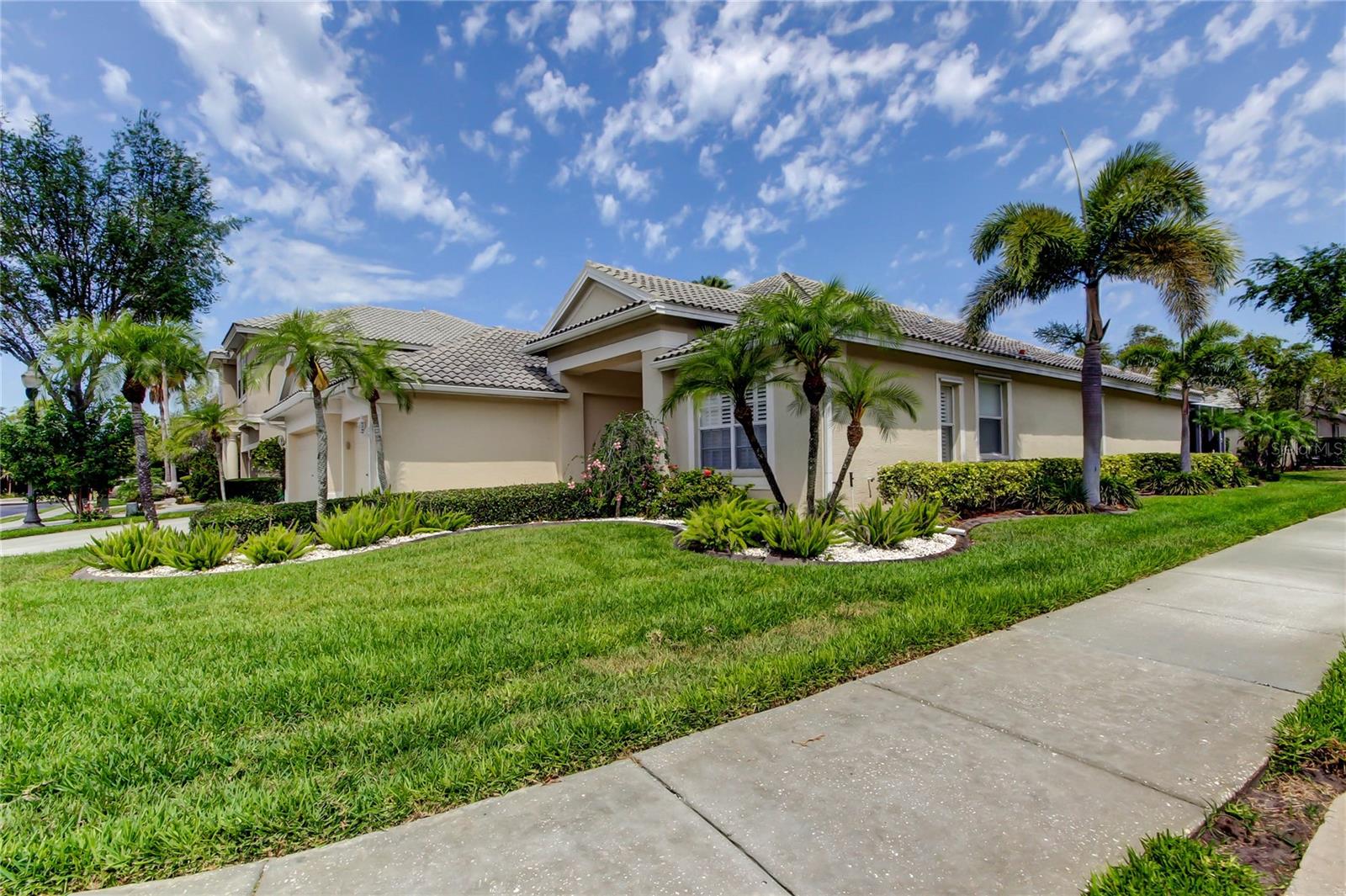 Image 3 of 61 For 2220 Elizabeth Way