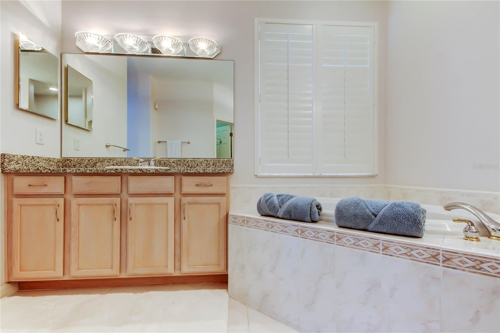 Image 30 of 61 For 2220 Elizabeth Way