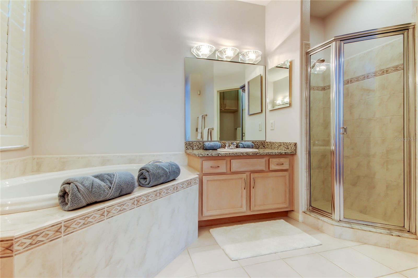 Image 31 of 61 For 2220 Elizabeth Way
