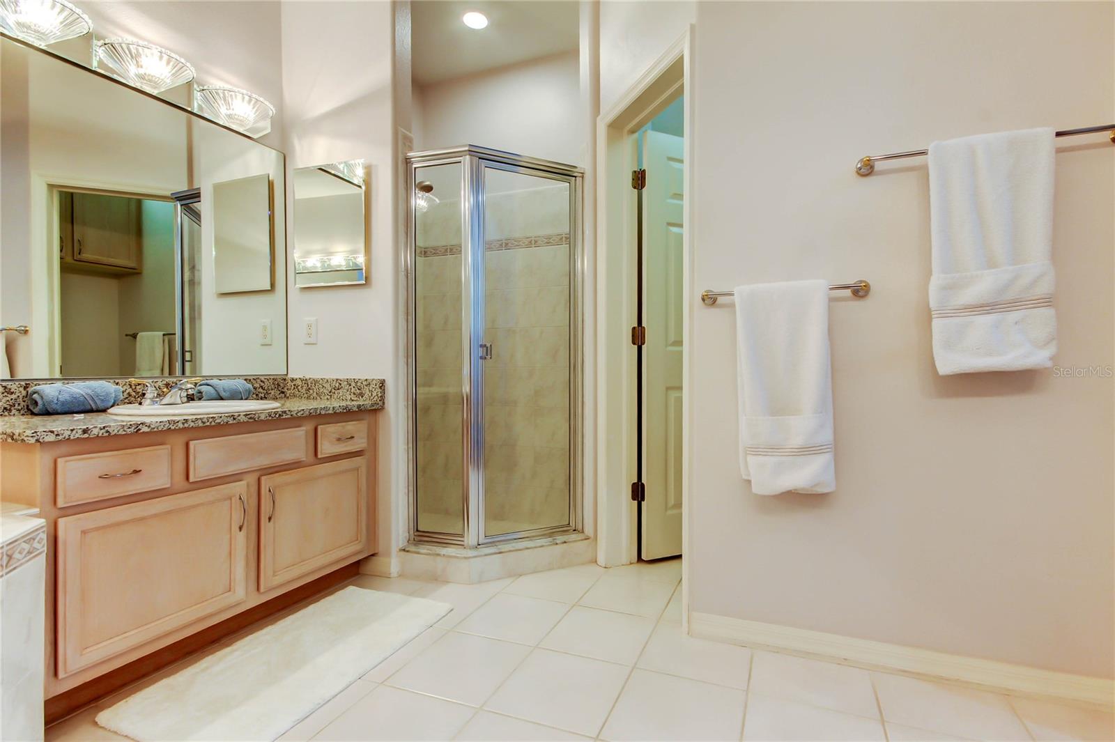 Image 33 of 61 For 2220 Elizabeth Way