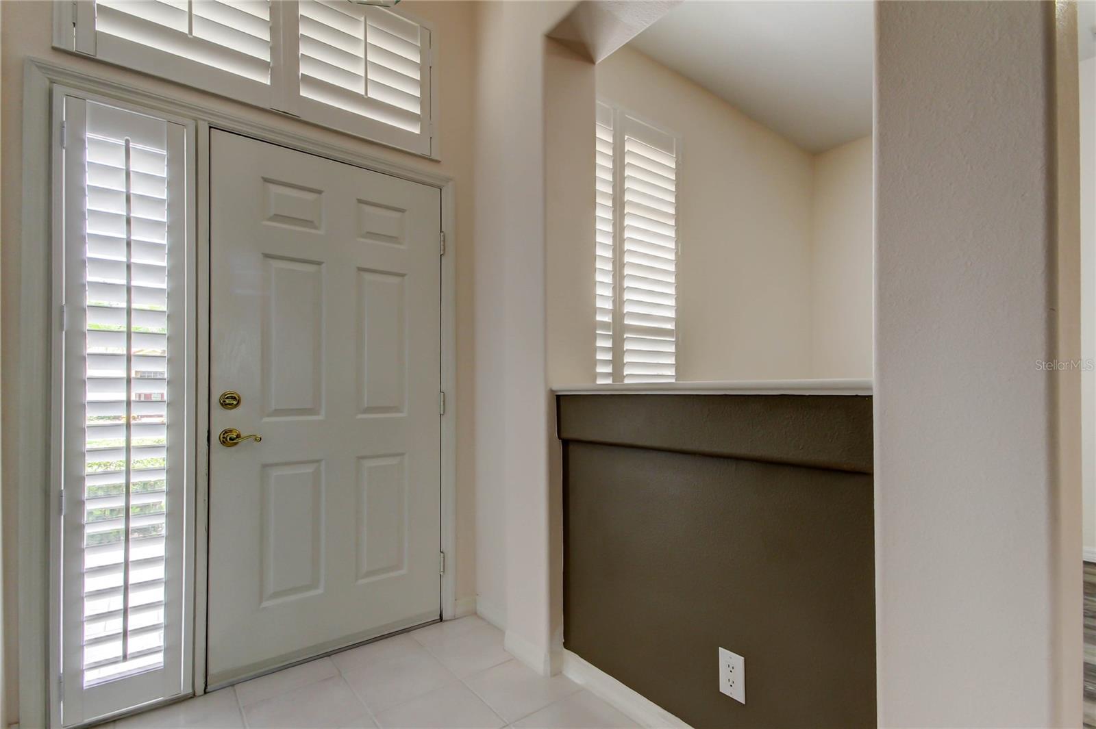 Image 4 of 61 For 2220 Elizabeth Way