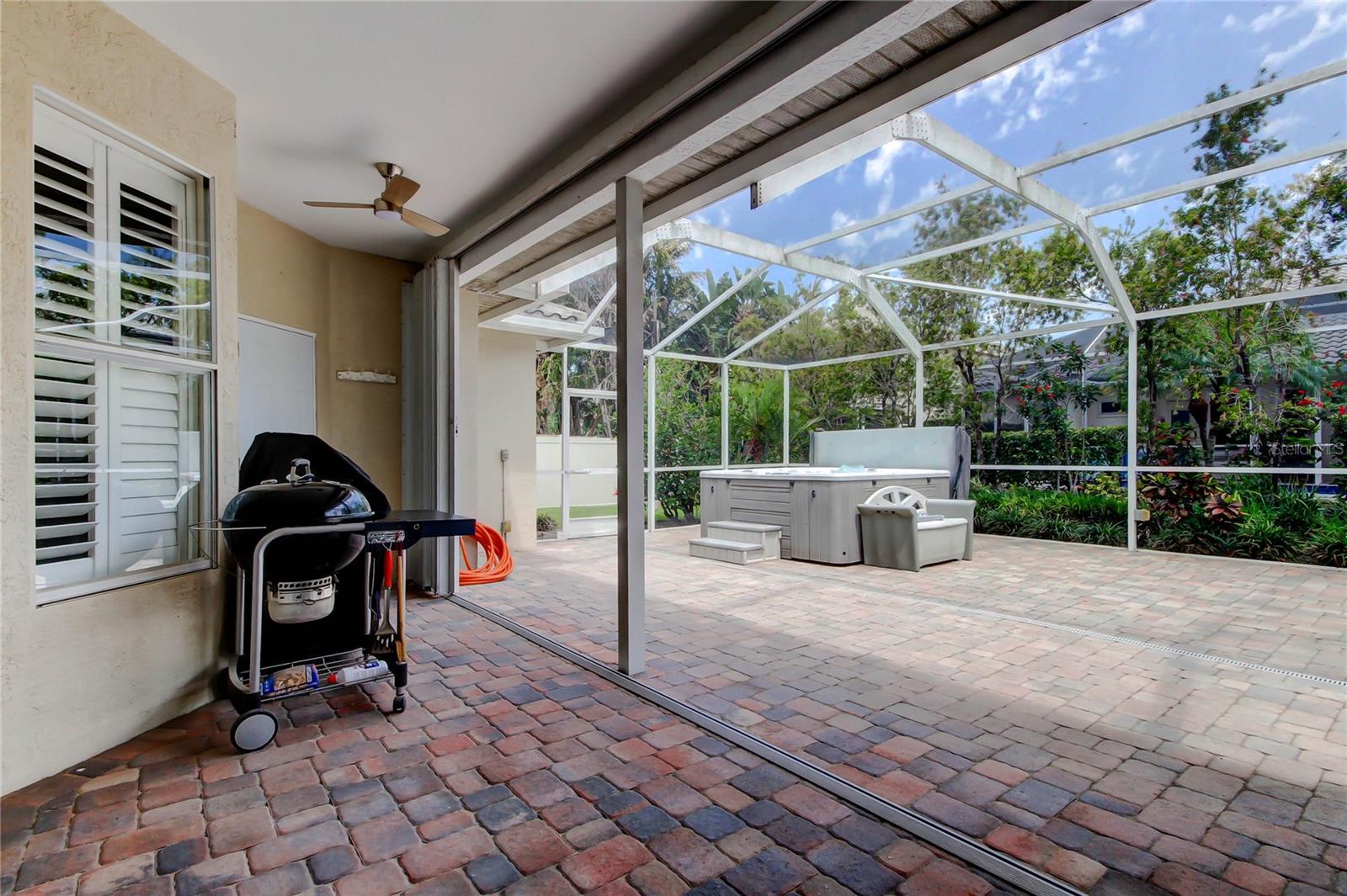 Image 46 of 61 For 2220 Elizabeth Way