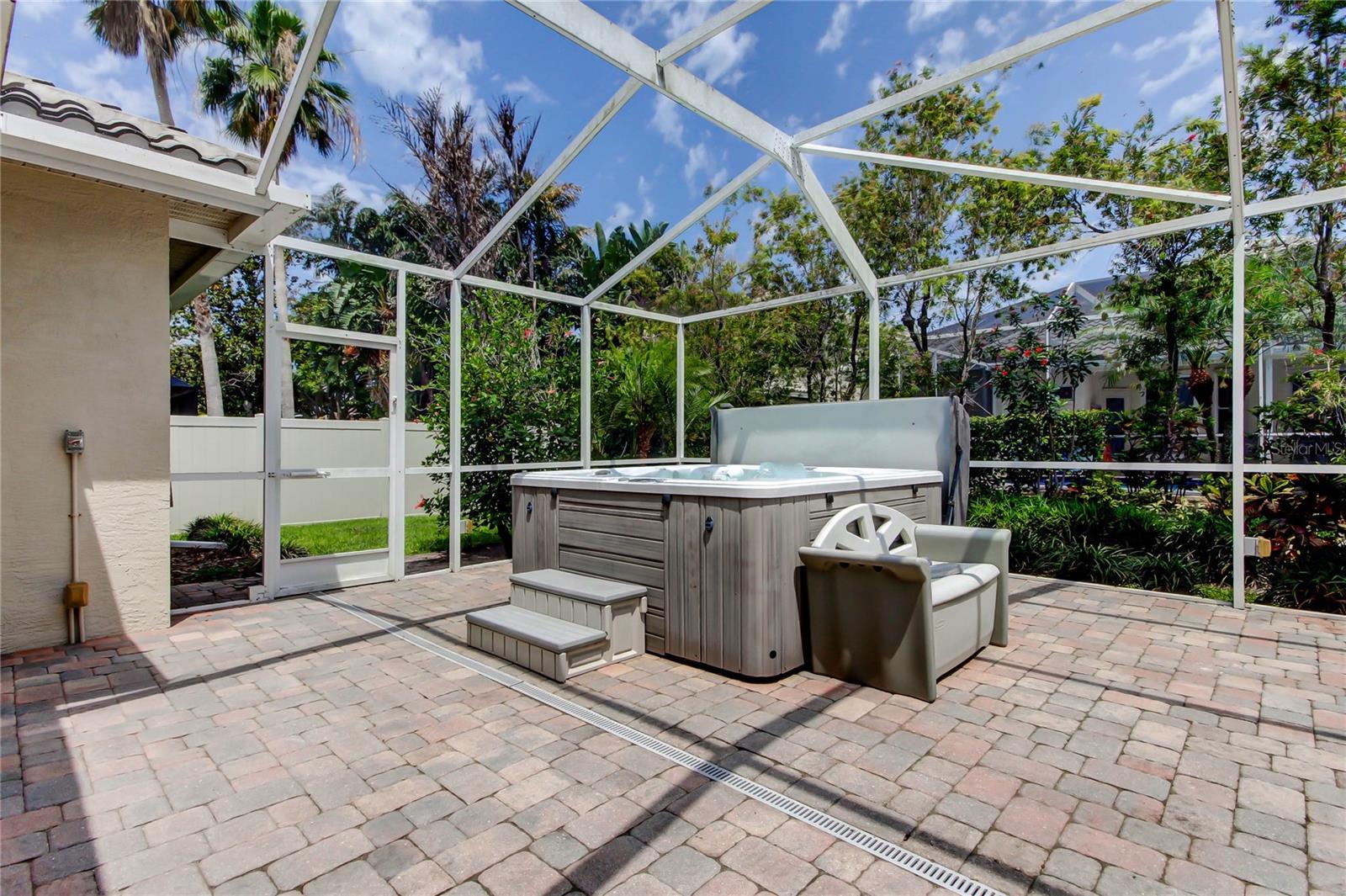 Image 47 of 61 For 2220 Elizabeth Way