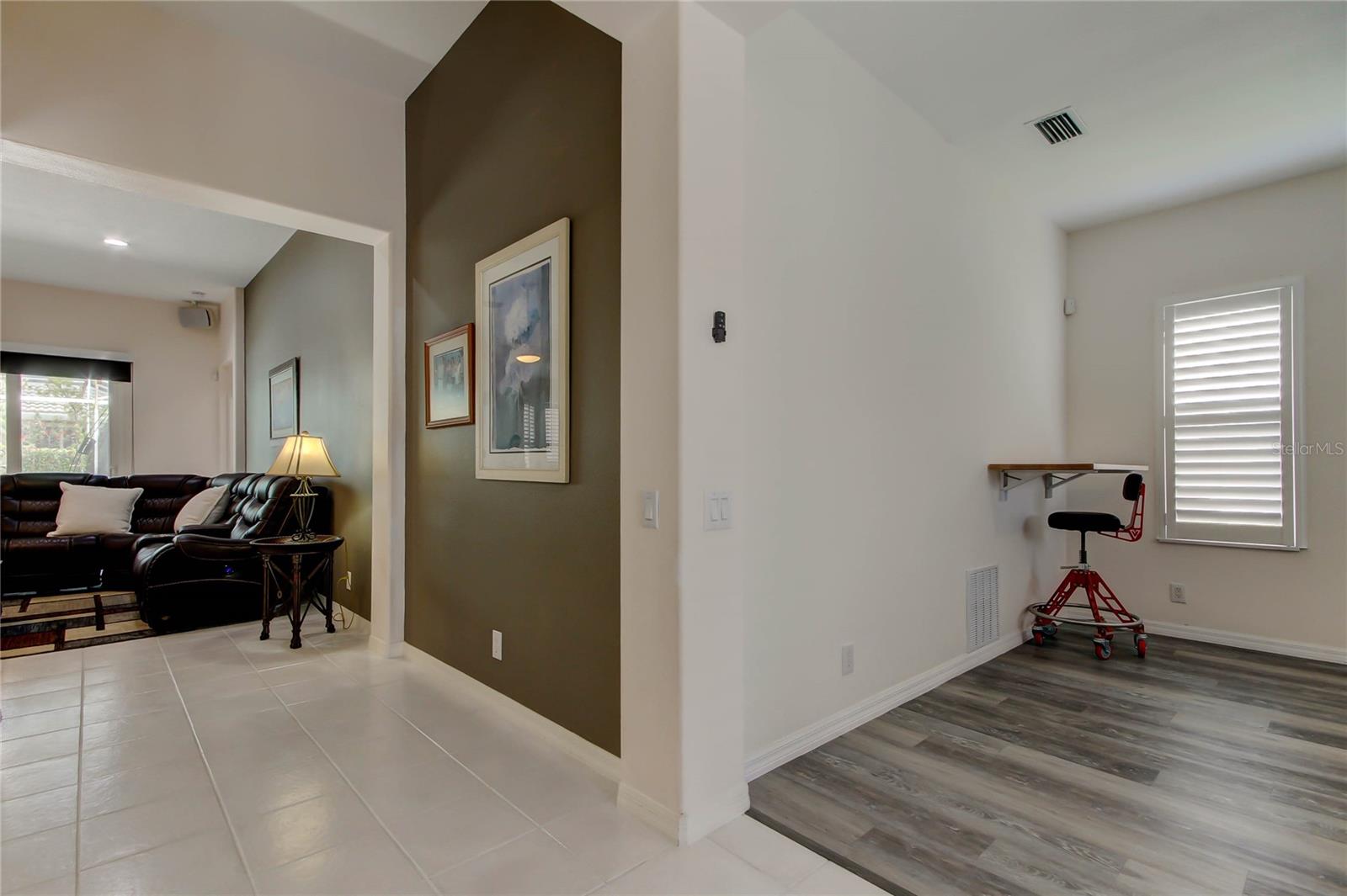 Image 5 of 61 For 2220 Elizabeth Way