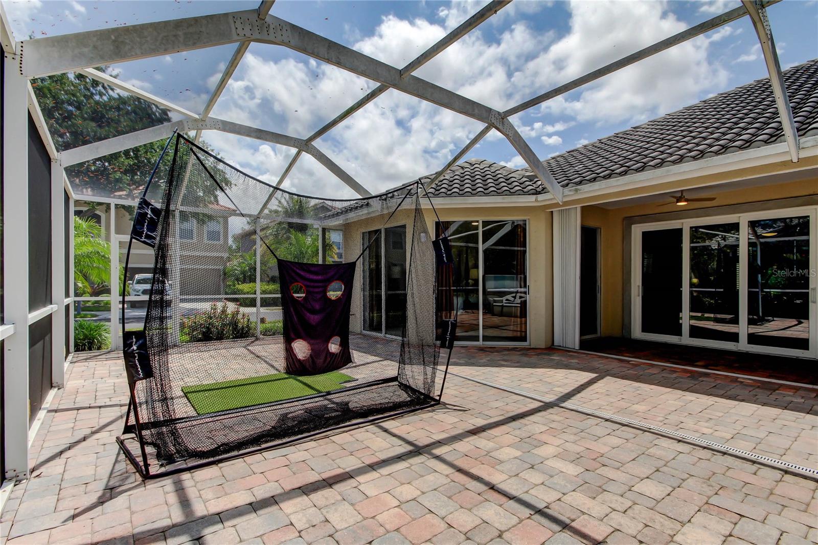 Image 53 of 61 For 2220 Elizabeth Way