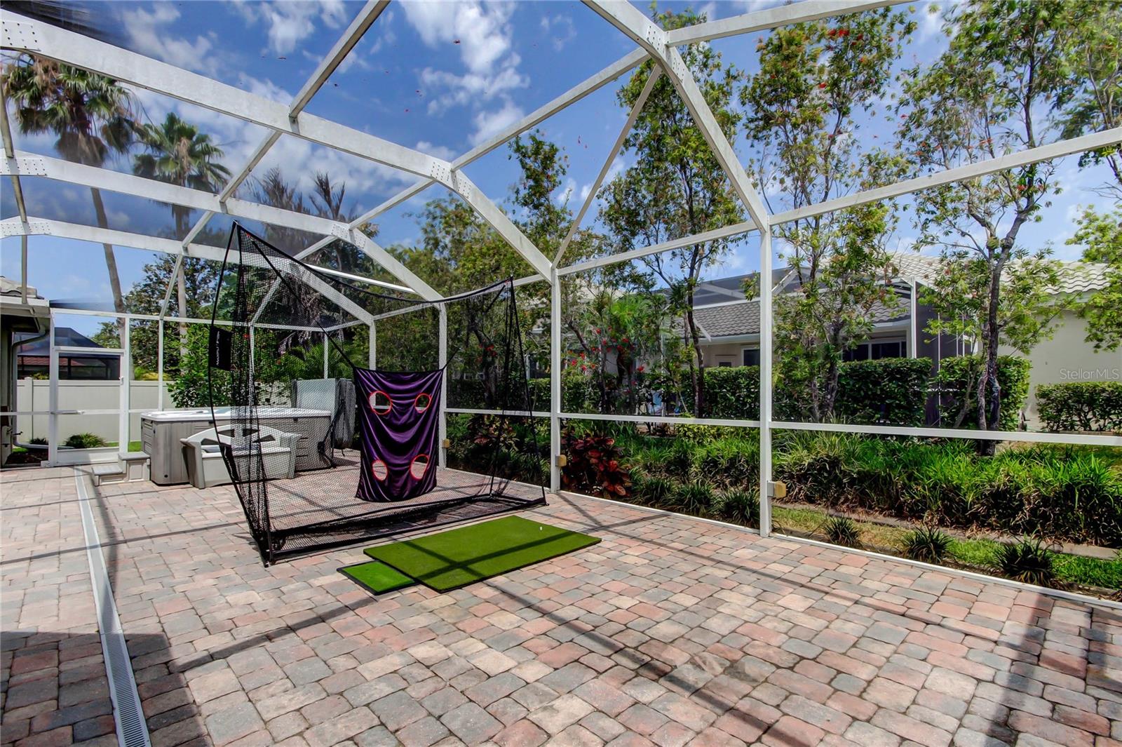 Image 54 of 61 For 2220 Elizabeth Way