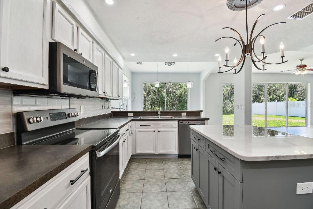 Image 12 of 60 For 27012 Sea Breeze Way