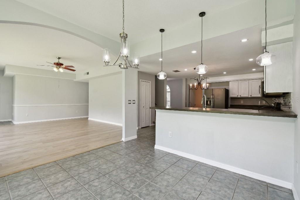 Image 17 of 60 For 27012 Sea Breeze Way
