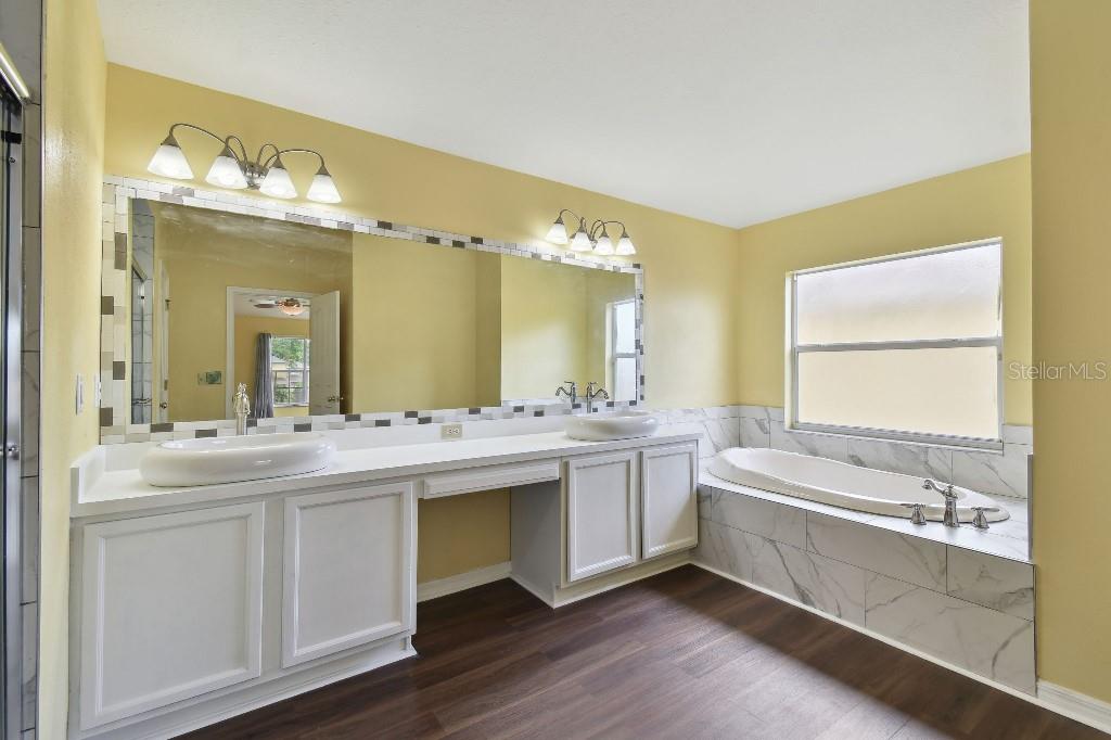 Image 31 of 60 For 27012 Sea Breeze Way