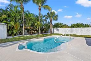 Listing photo id 14 for 3555 Belle Vista Drive E