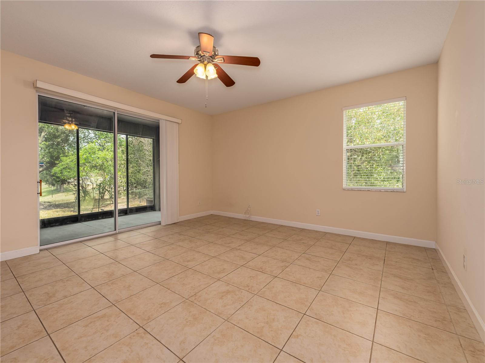 Image 11 of 37 For 20162 Oakflower Avenue
