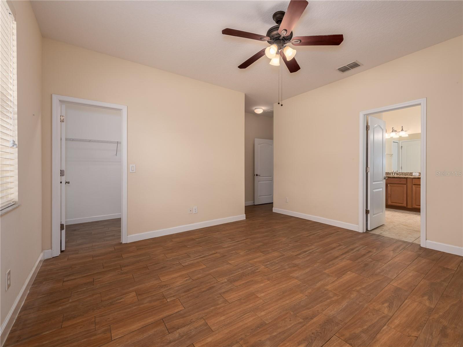 Image 24 of 37 For 20162 Oakflower Avenue
