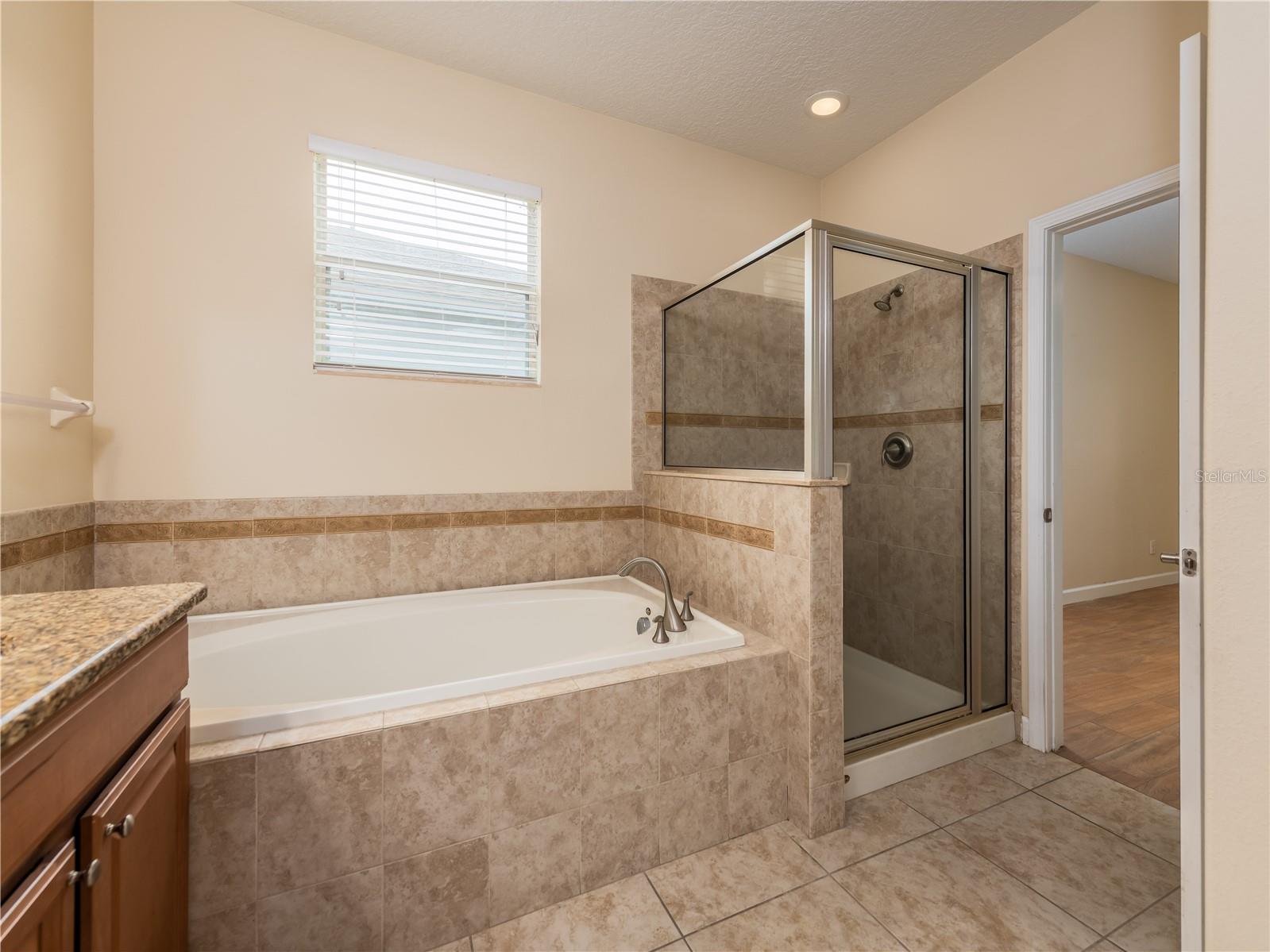 Image 27 of 37 For 20162 Oakflower Avenue