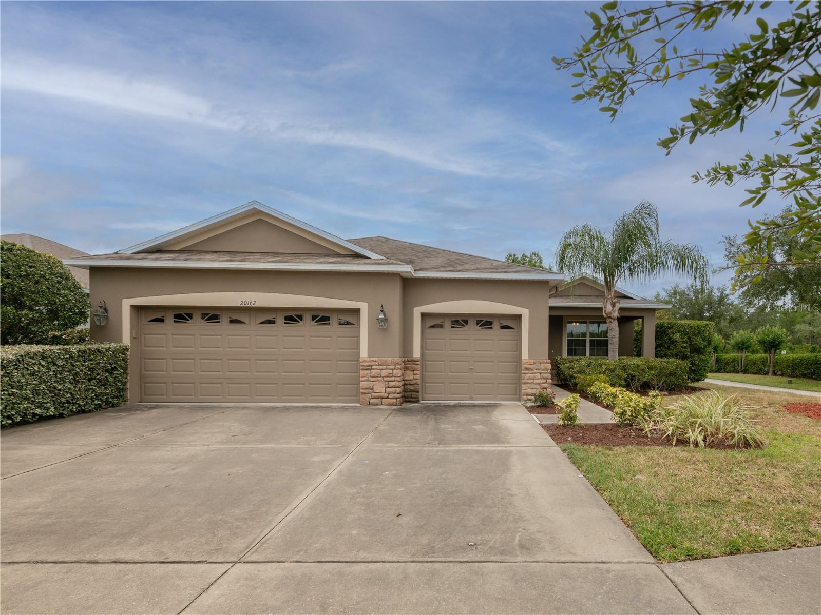 Image 31 of 37 For 20162 Oakflower Avenue