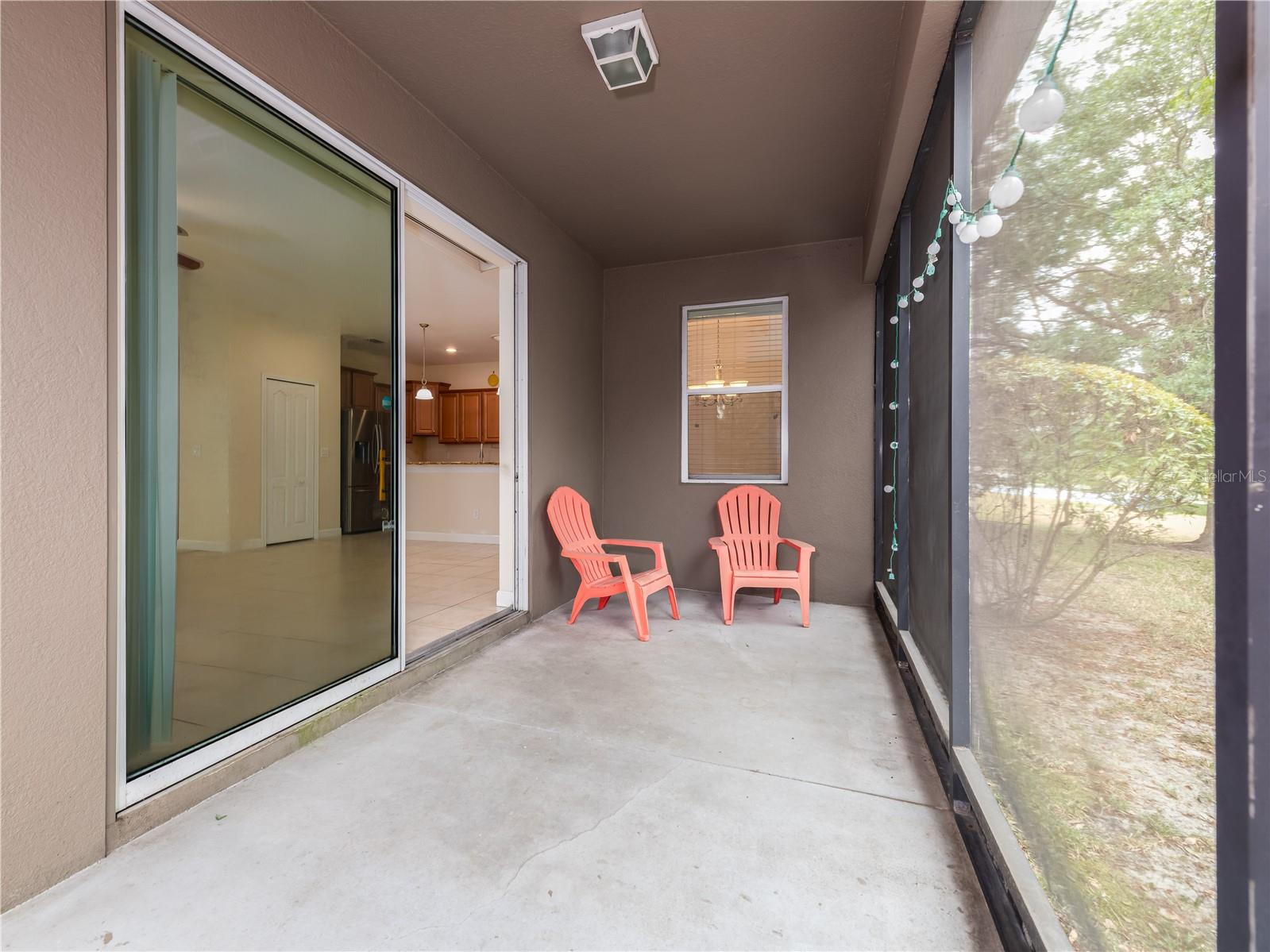 Image 5 of 37 For 20162 Oakflower Avenue