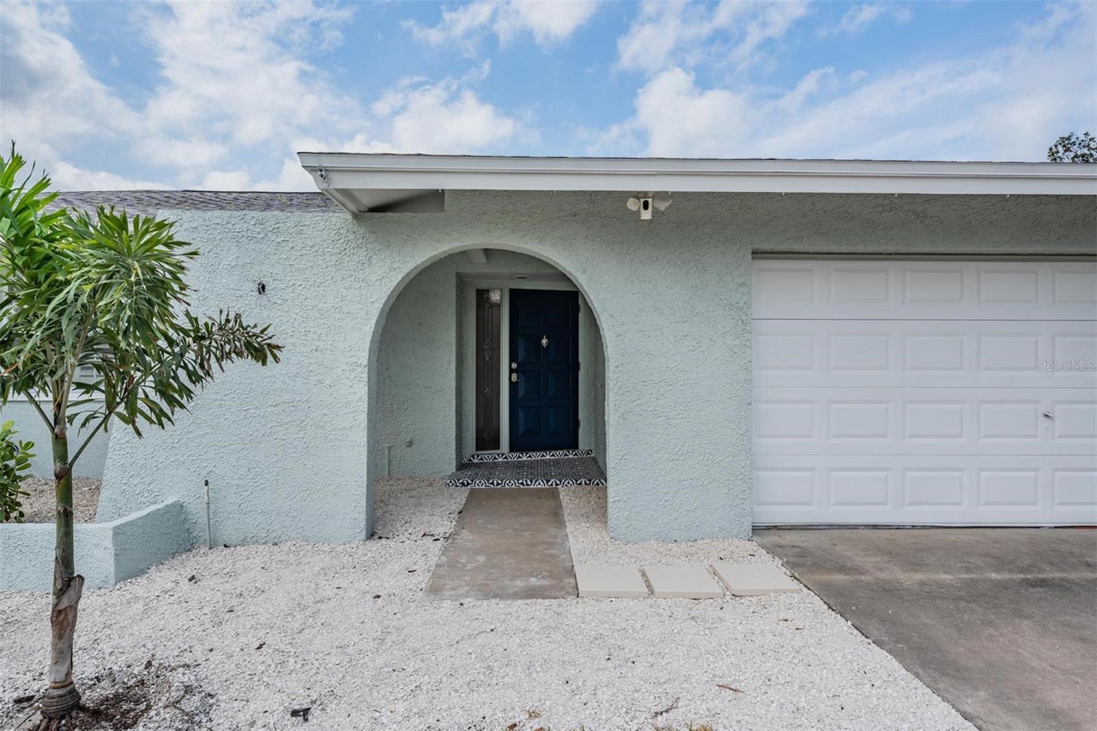 Image 11 of 58 For 7092 Shore Drive S