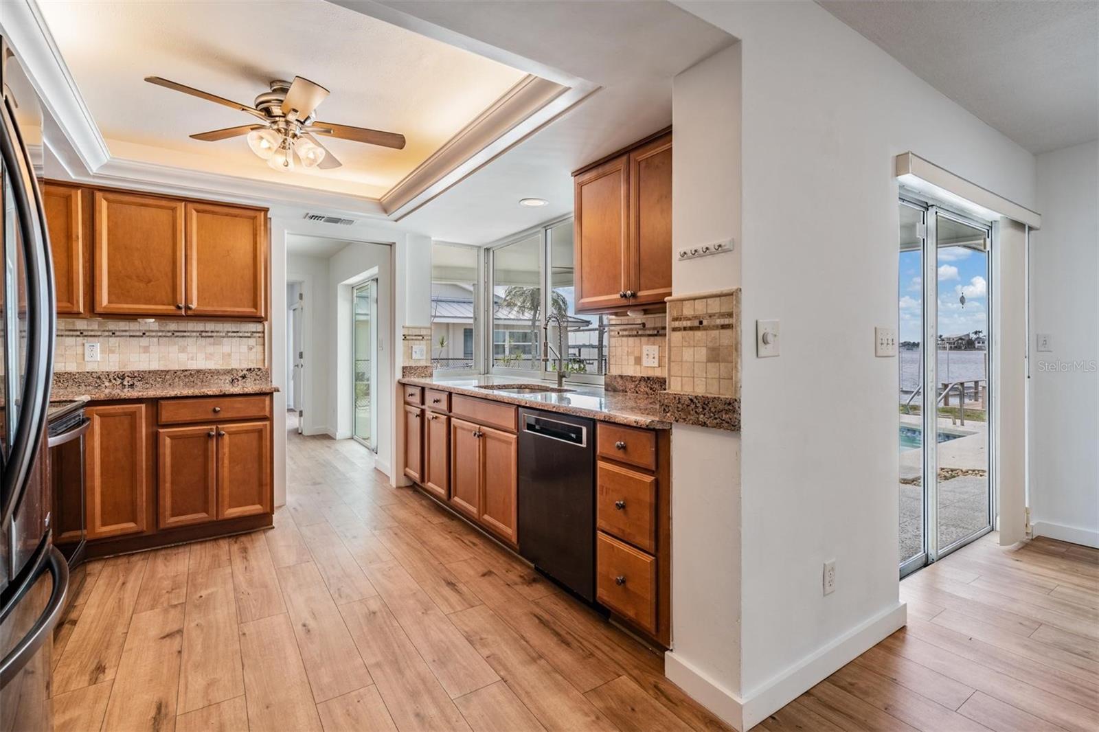Image 16 of 58 For 7092 Shore Drive S