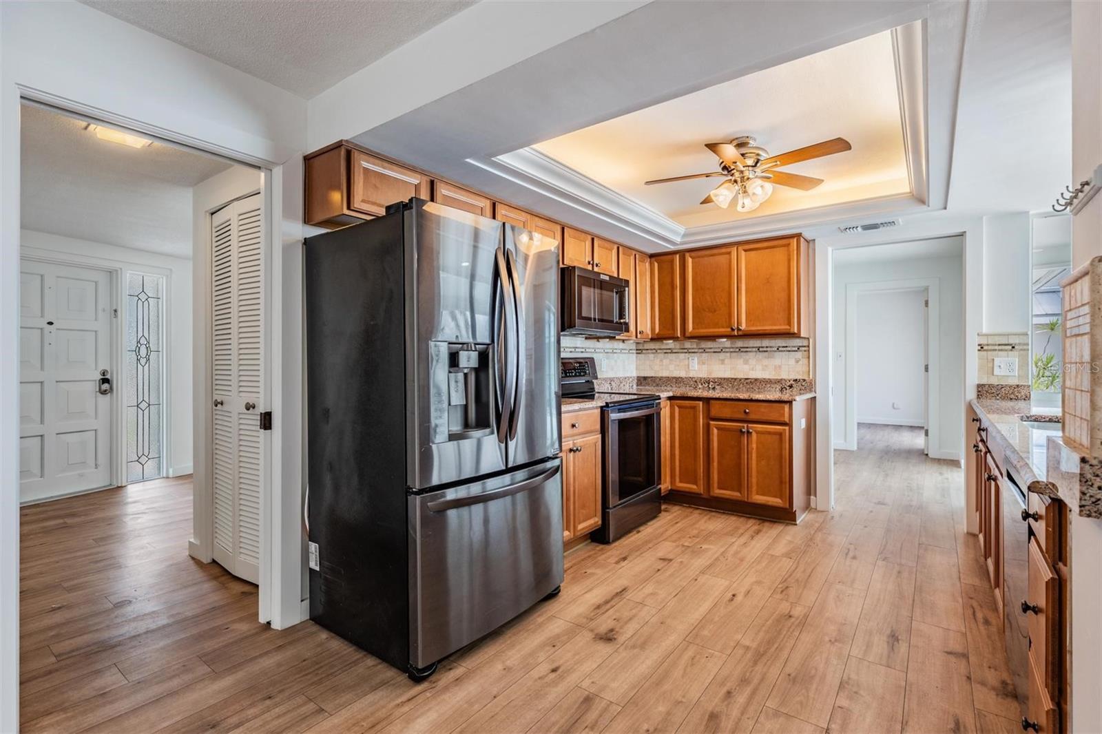 Image 19 of 58 For 7092 Shore Drive S