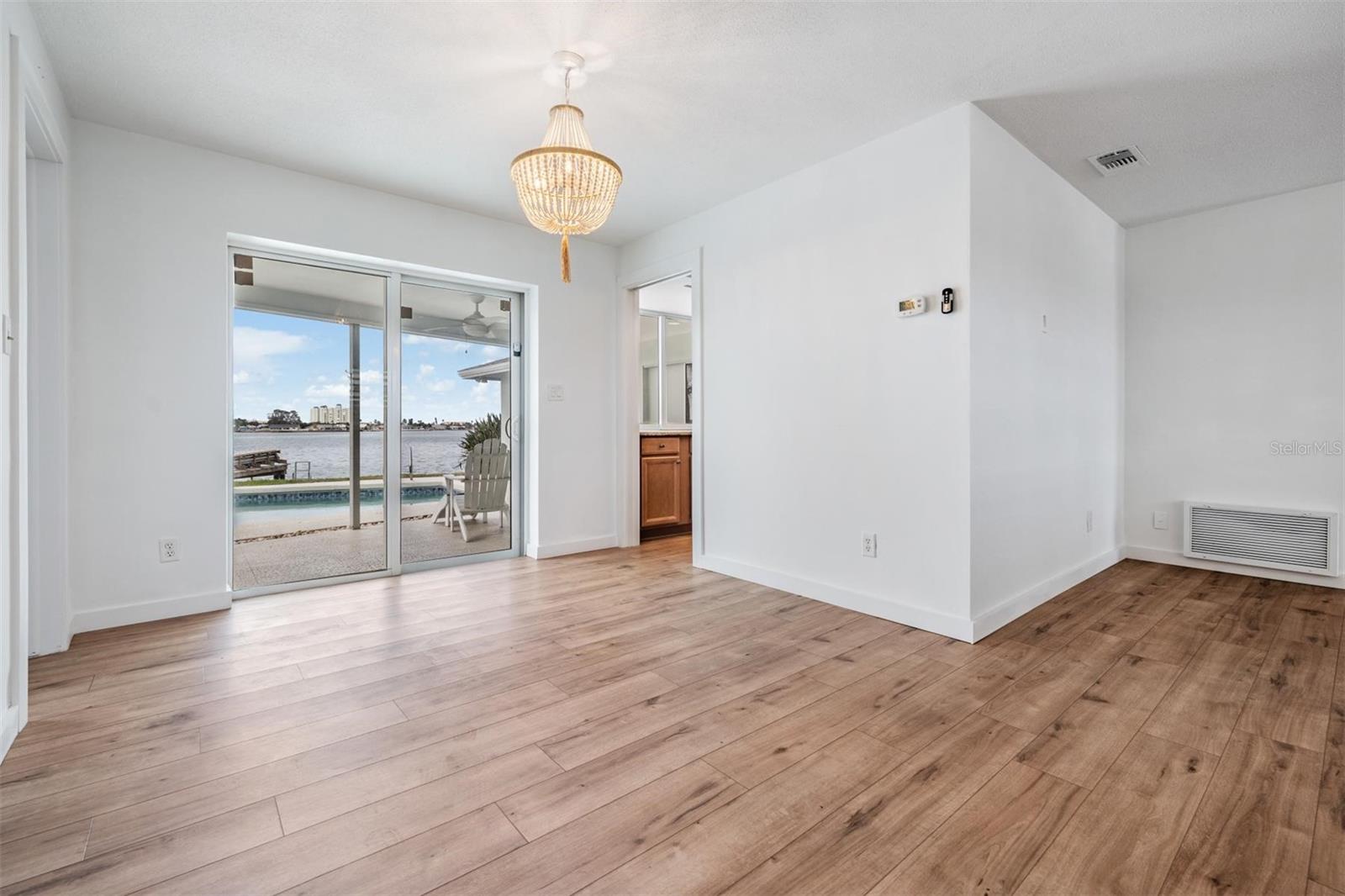 Image 25 of 58 For 7092 Shore Drive S