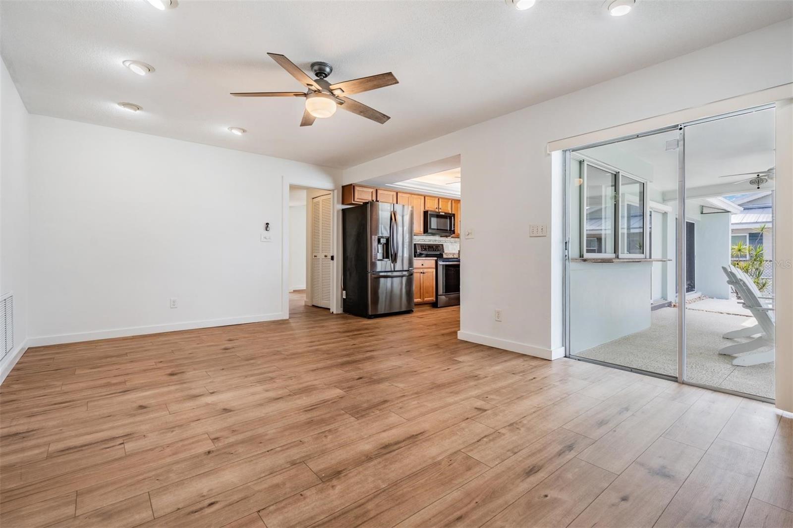 Image 27 of 58 For 7092 Shore Drive S