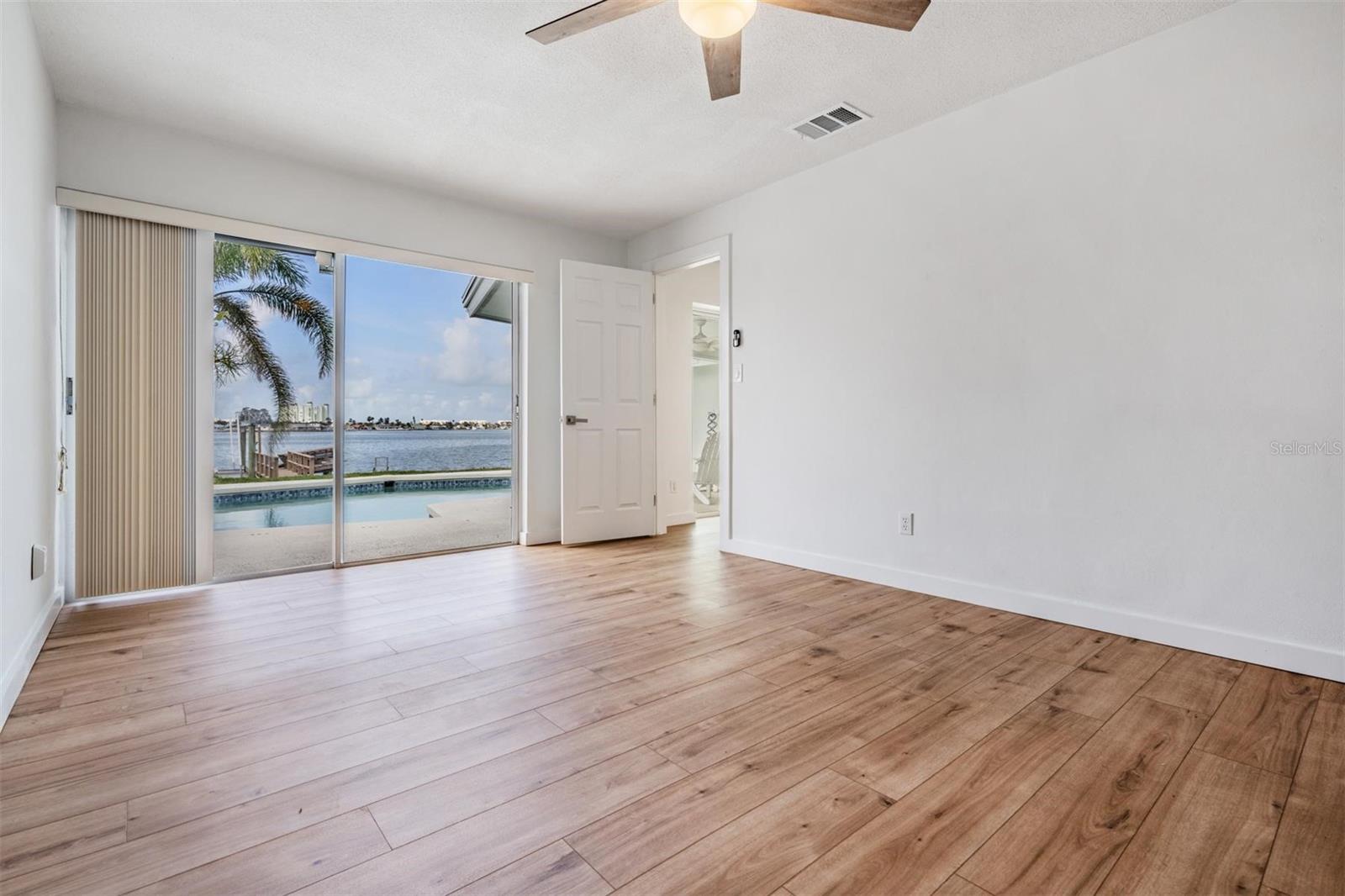 Image 28 of 58 For 7092 Shore Drive S