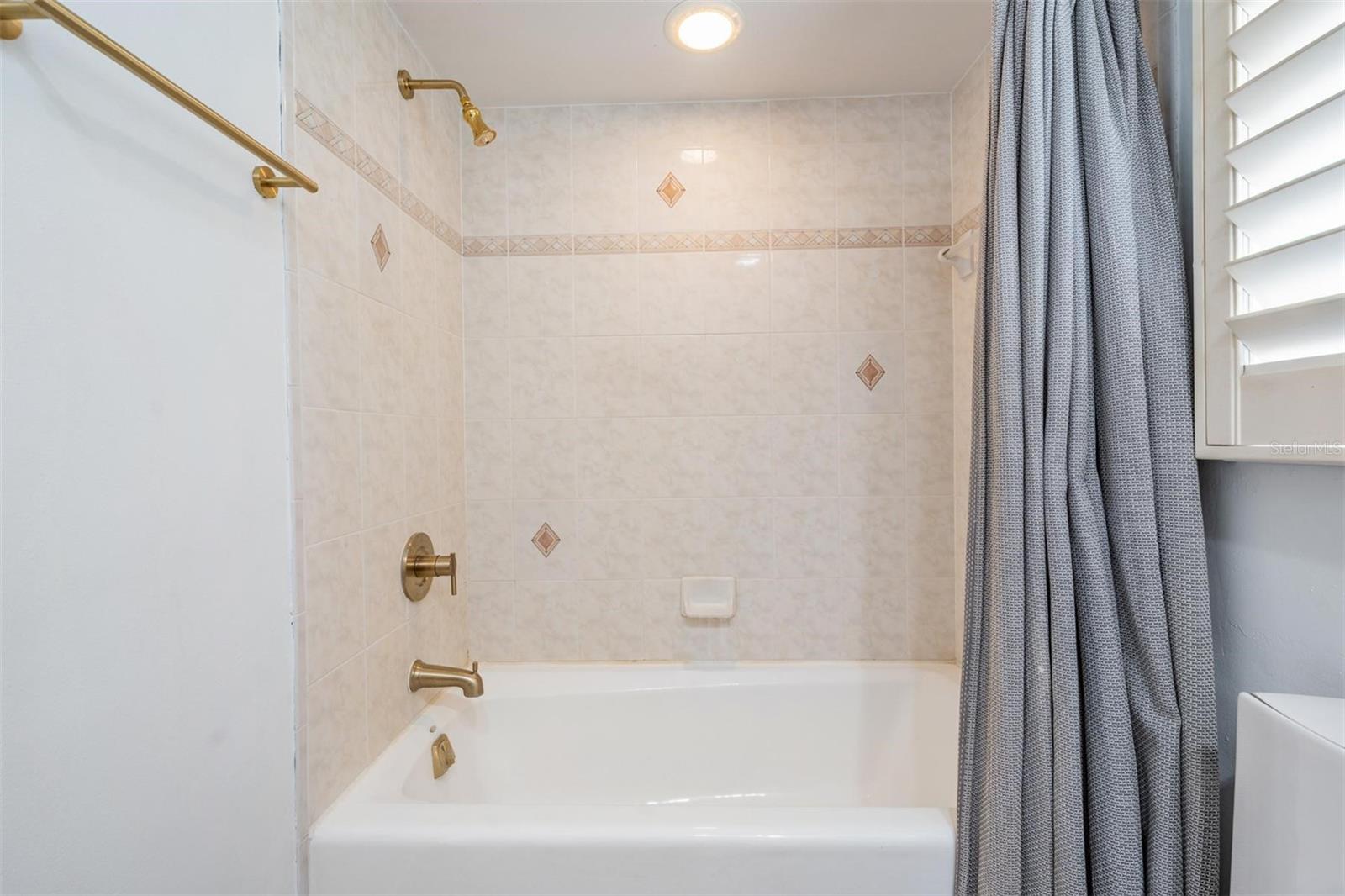 Image 34 of 58 For 7092 Shore Drive S
