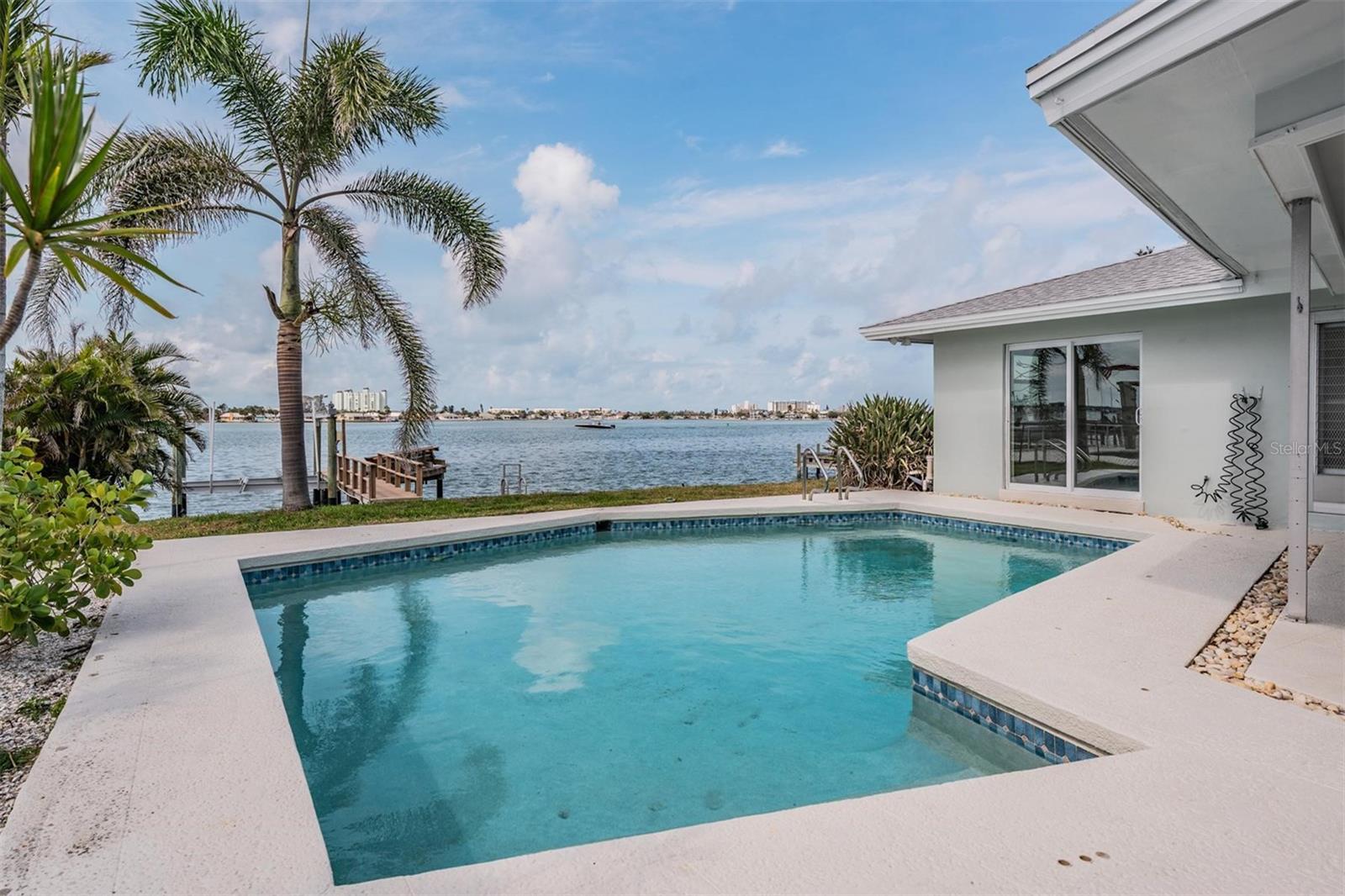 Image 4 of 58 For 7092 Shore Drive S