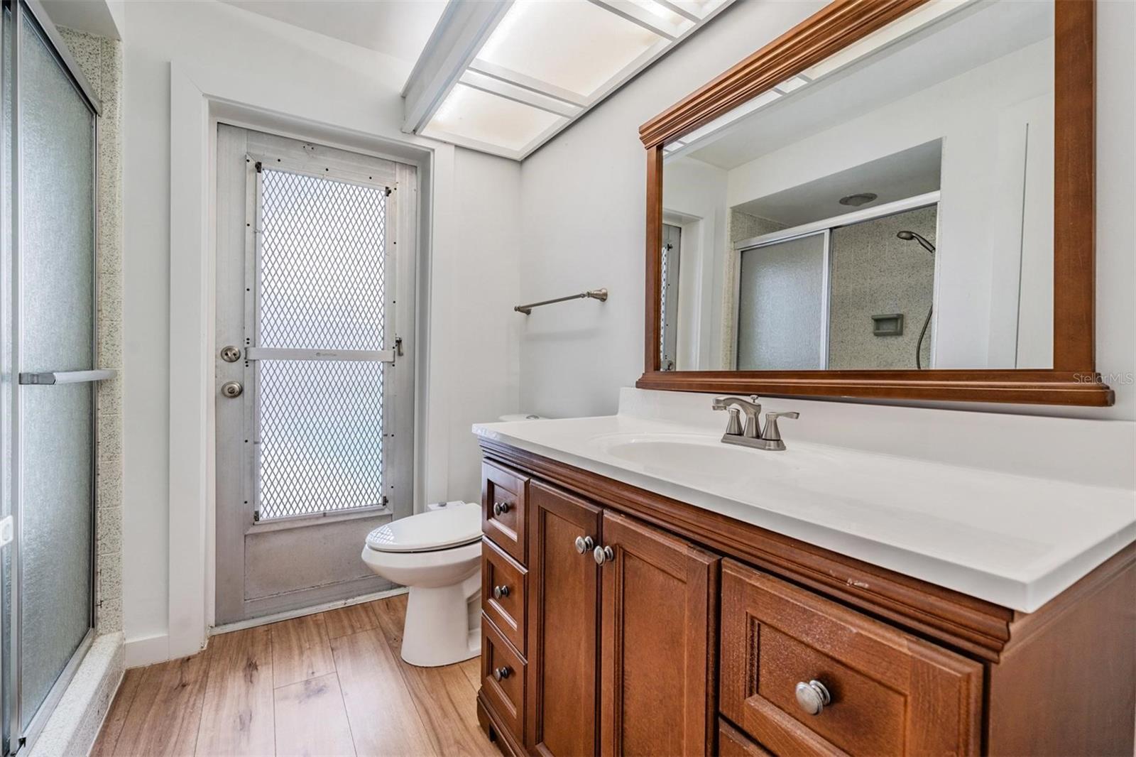 Image 46 of 58 For 7092 Shore Drive S