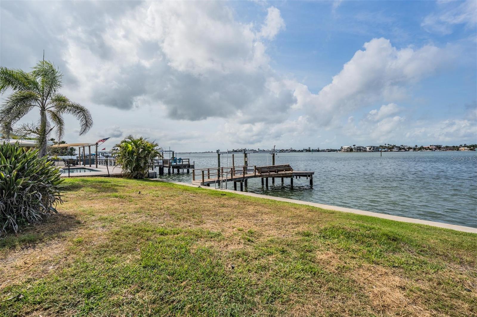 Image 8 of 58 For 7092 Shore Drive S