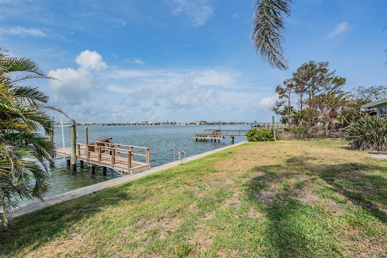 Image 9 of 58 For 7092 Shore Drive S