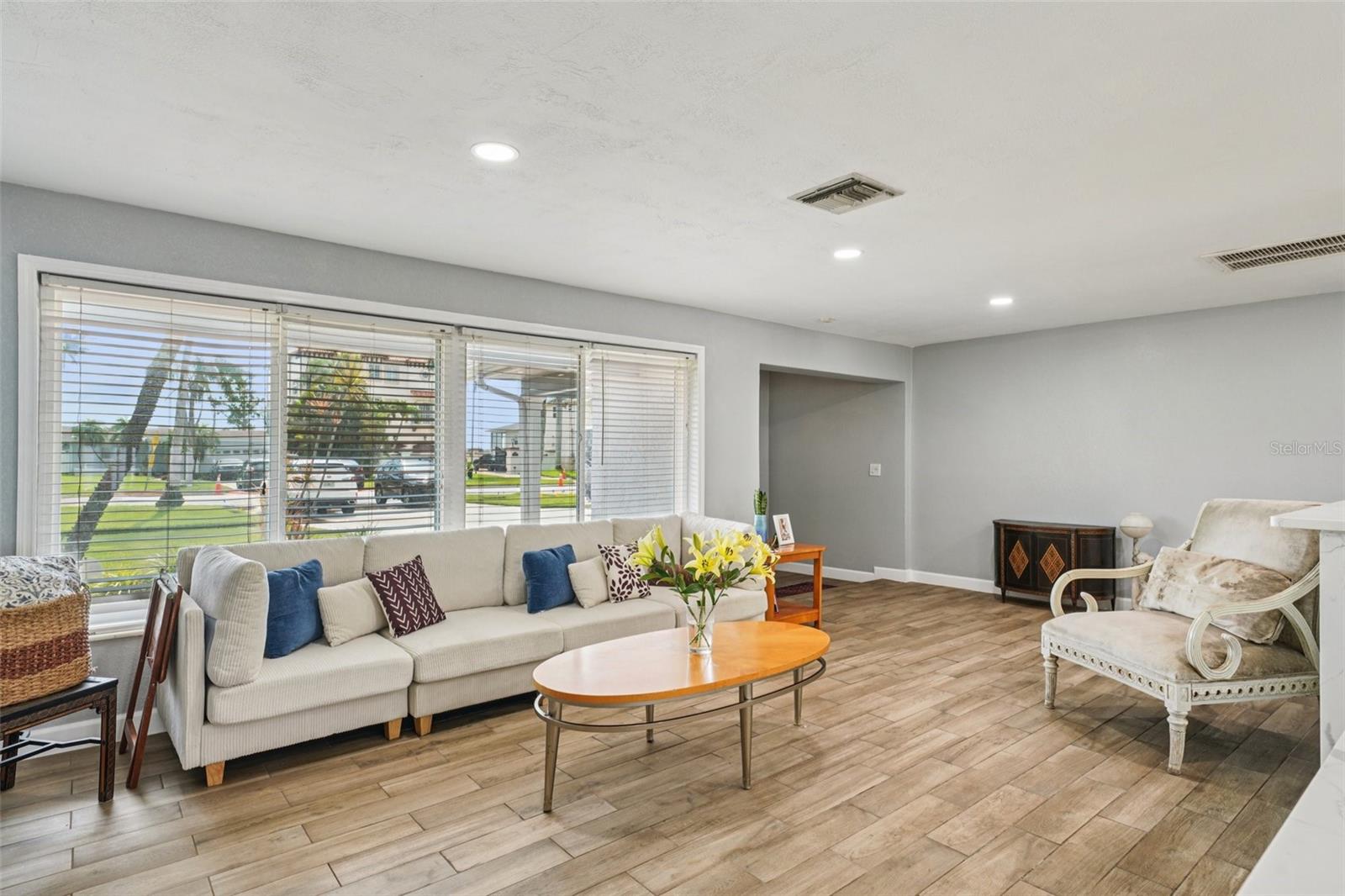 Image 10 of 52 For 6010 Bayou Grande Boulevard Ne