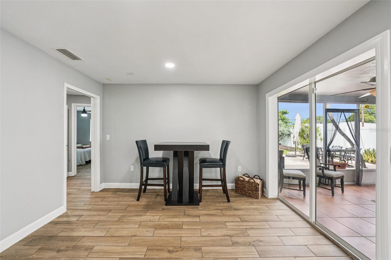 Image 12 of 52 For 6010 Bayou Grande Boulevard Ne
