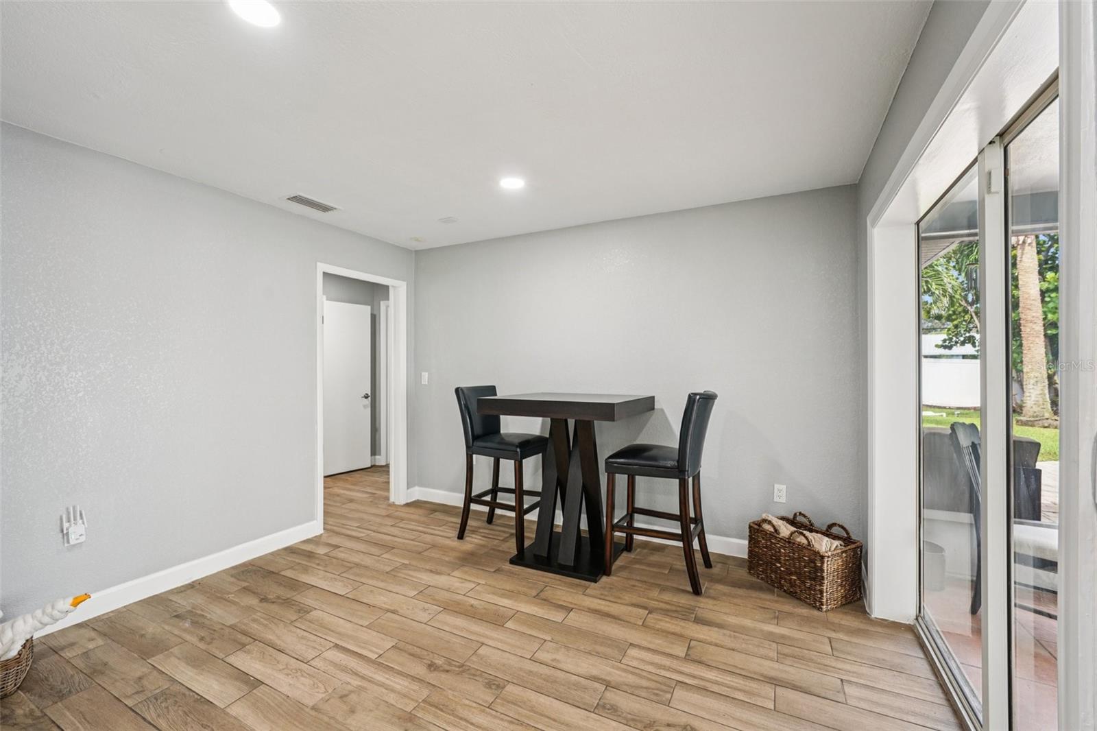 Image 13 of 52 For 6010 Bayou Grande Boulevard Ne