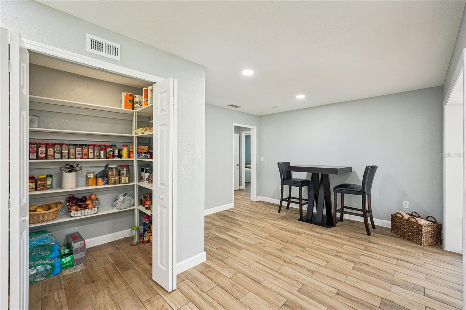 Image 19 of 52 For 6010 Bayou Grande Boulevard Ne