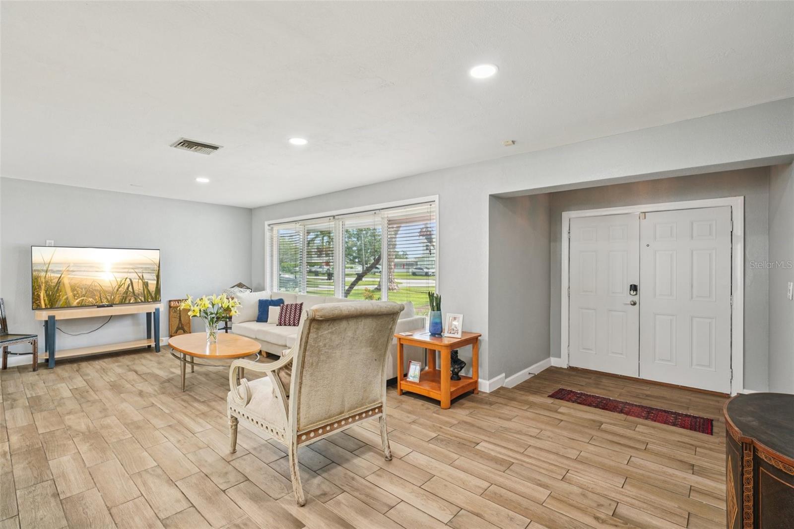 Image 9 of 52 For 6010 Bayou Grande Boulevard Ne